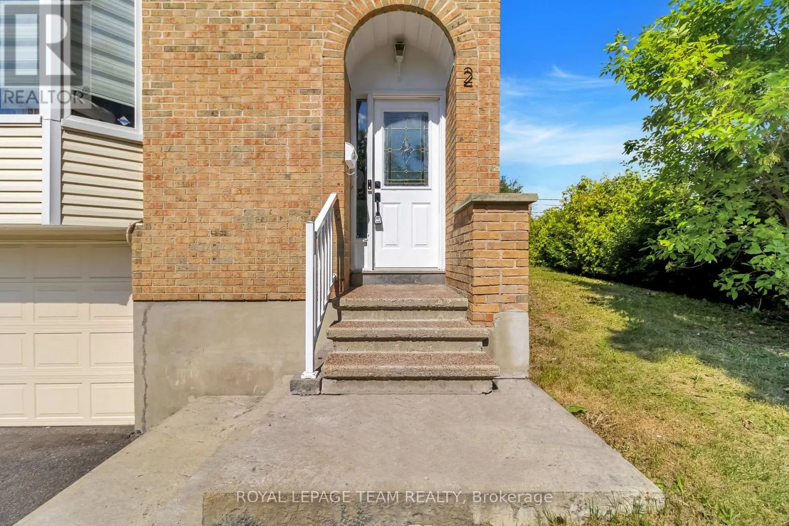 2 BROOKHAVEN COURT