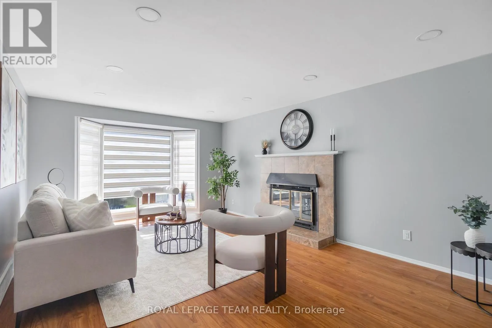 2 BROOKHAVEN COURT