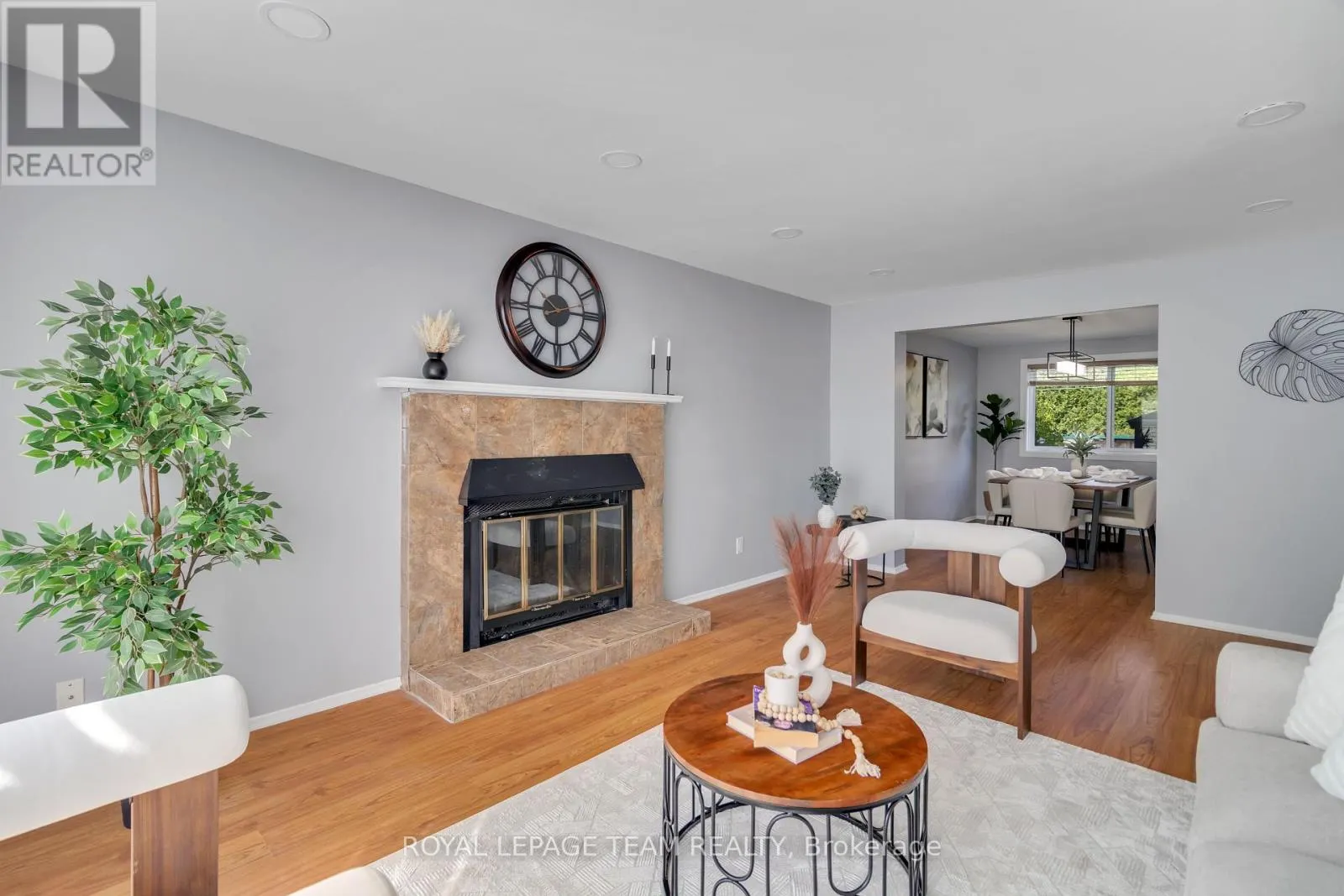 2 BROOKHAVEN COURT