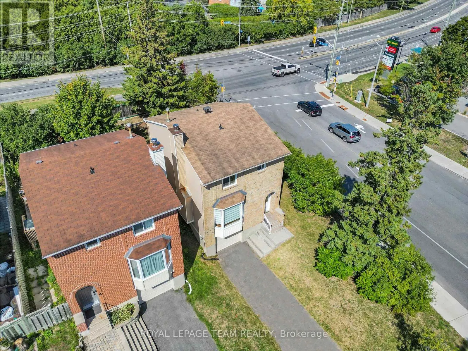 2 BROOKHAVEN COURT