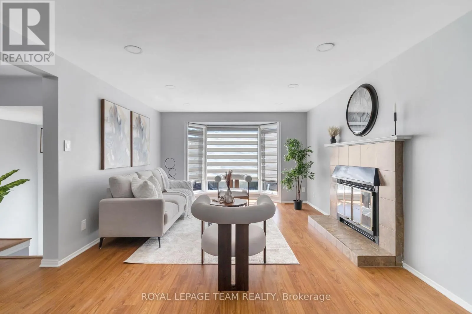 2 BROOKHAVEN COURT