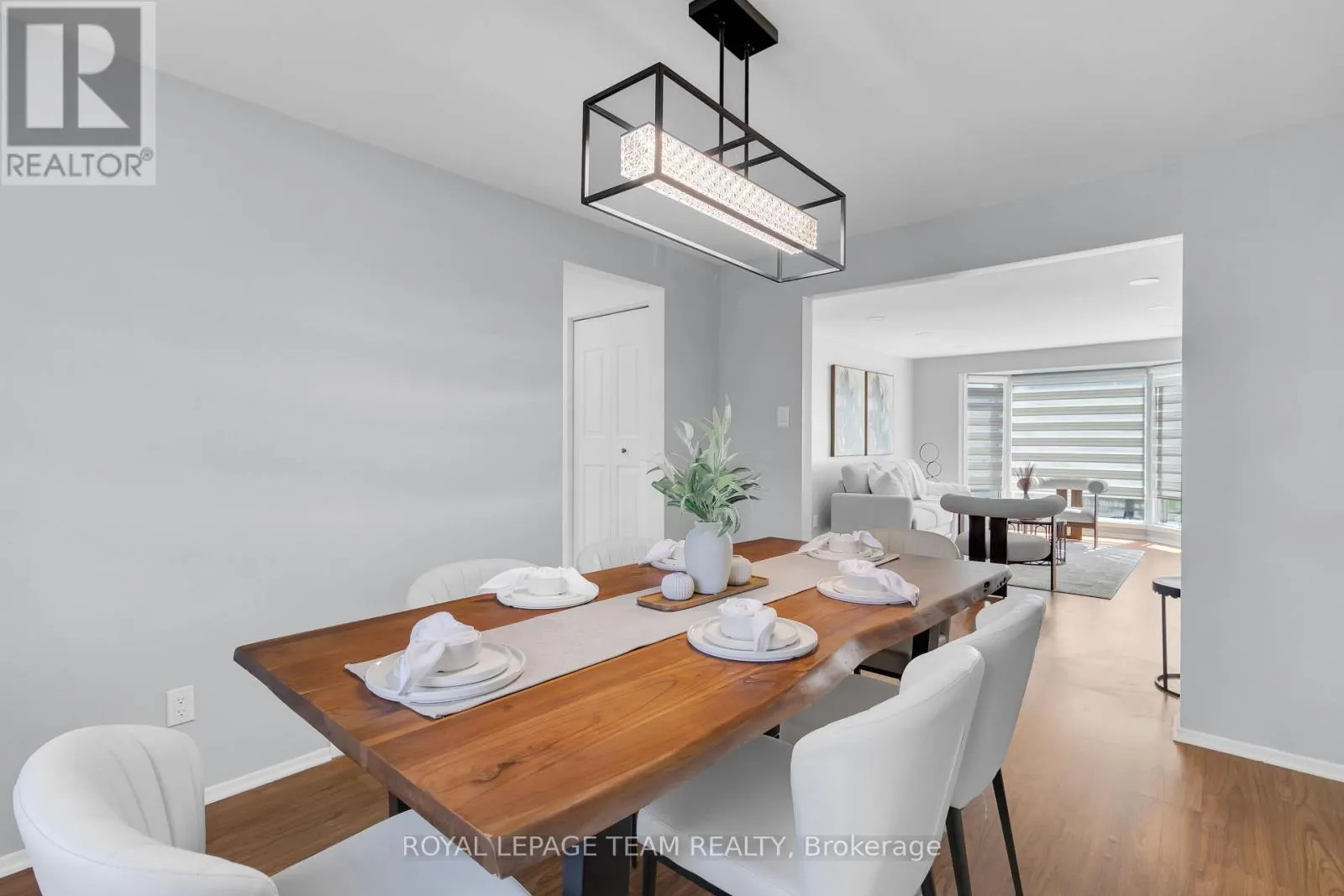 2 BROOKHAVEN COURT