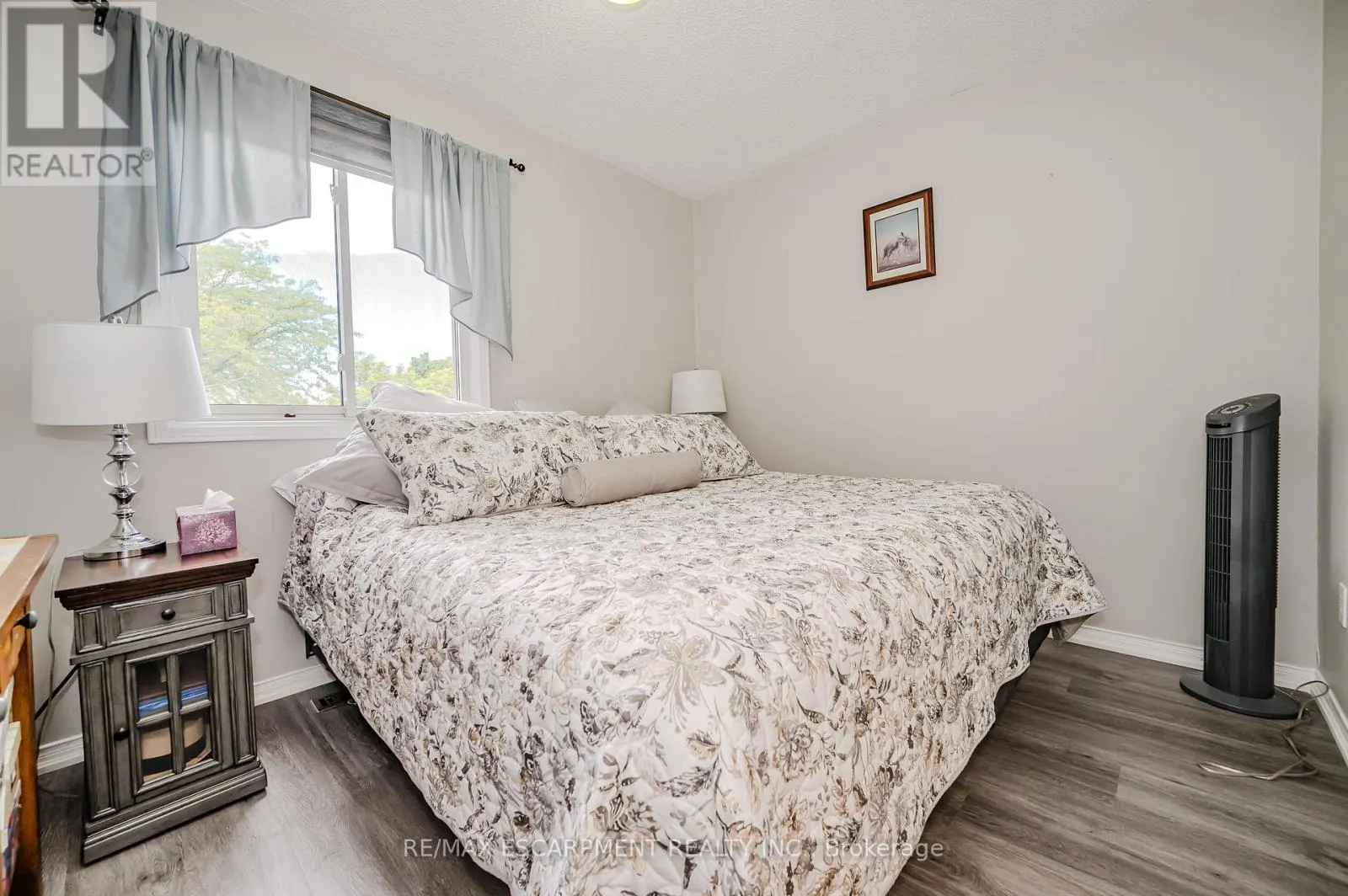 21 - 38 ELORA DRIVE