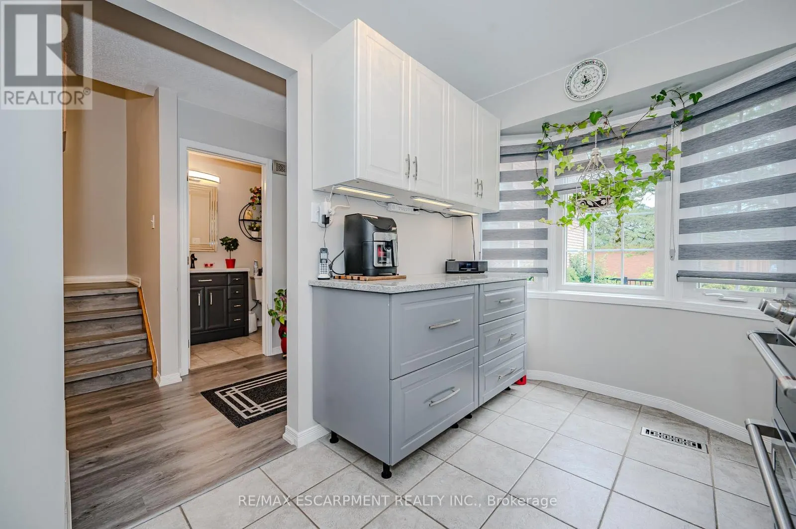 21 - 38 ELORA DRIVE