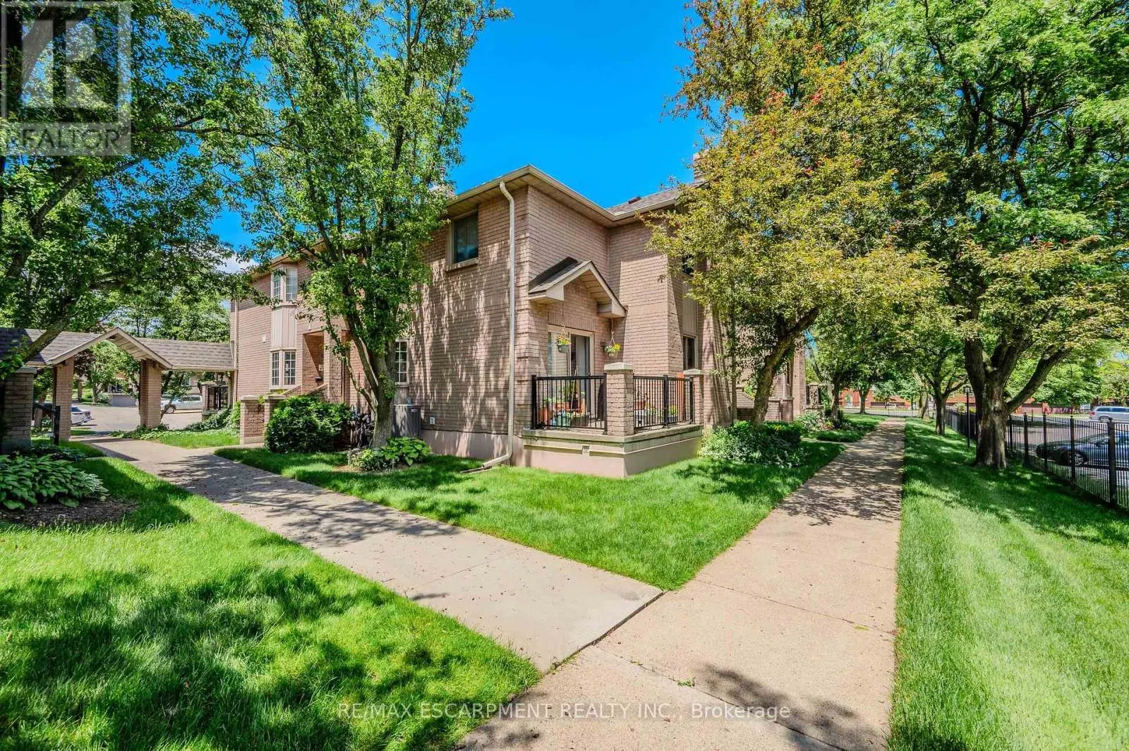 21 - 38 ELORA DRIVE
