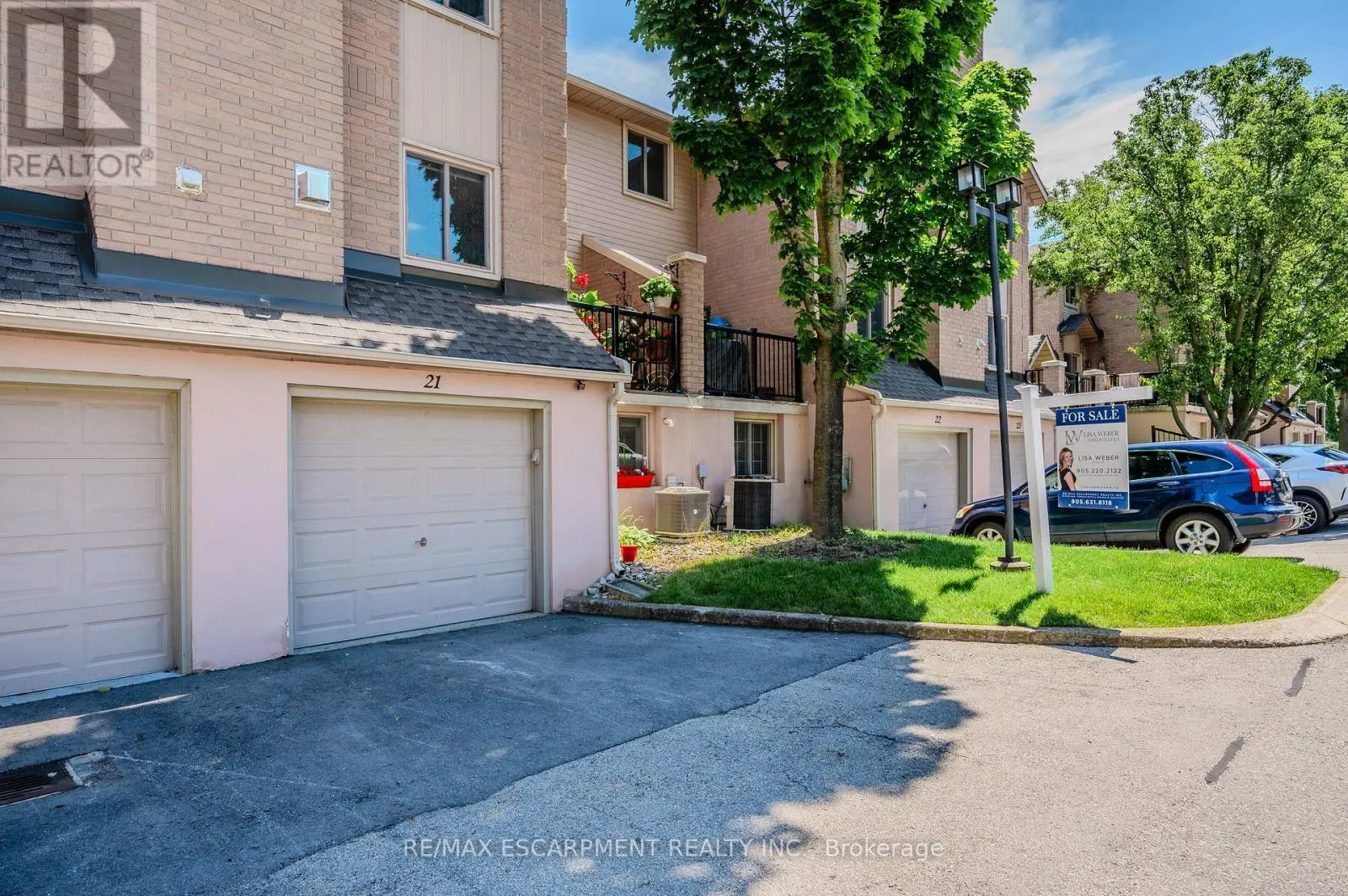 21 - 38 ELORA DRIVE