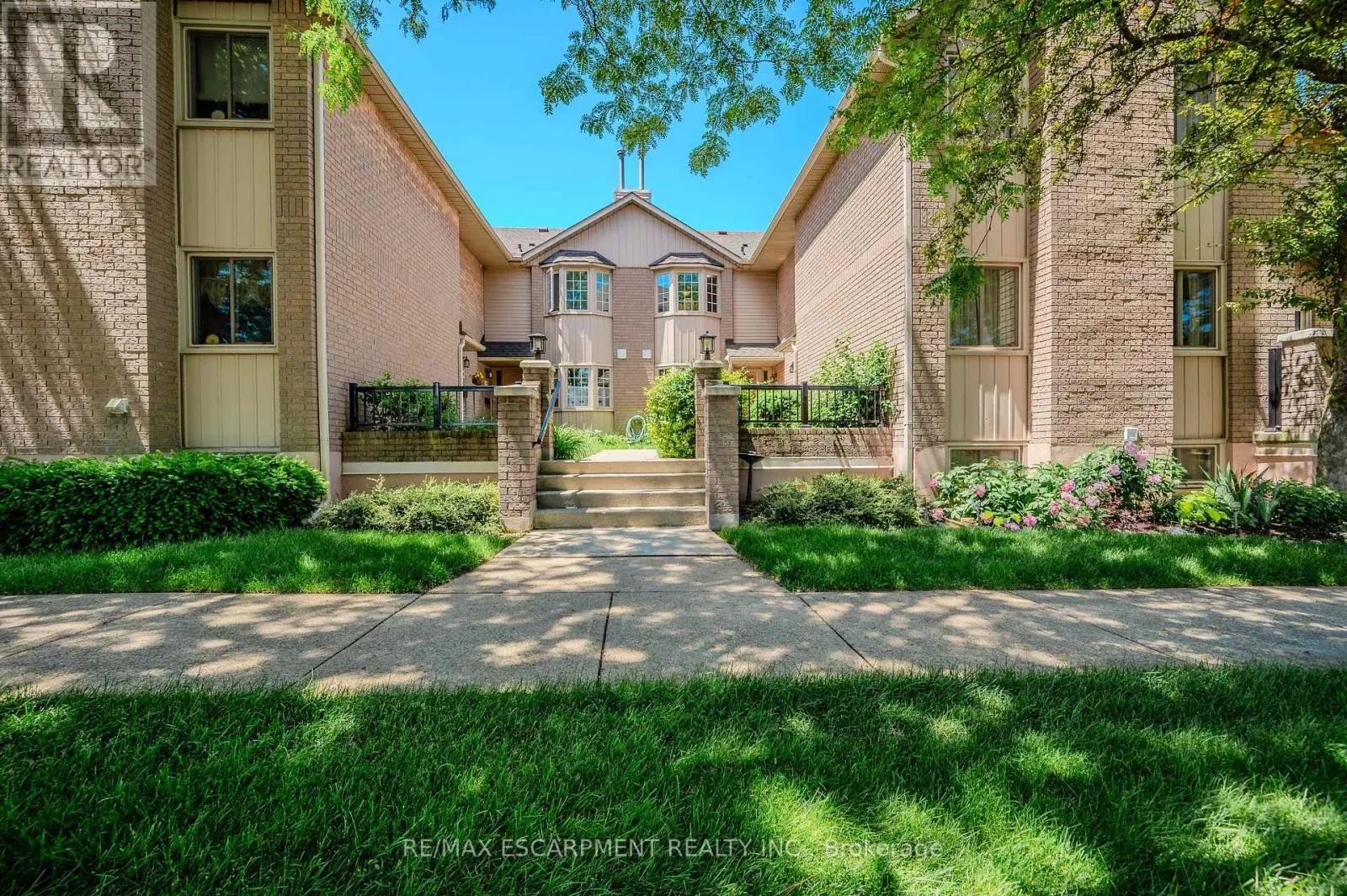 21 - 38 ELORA DRIVE