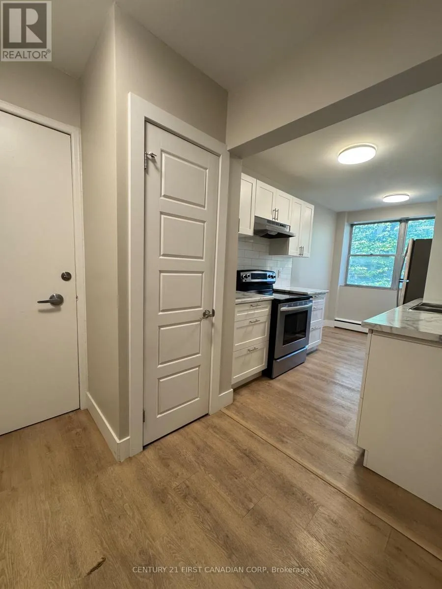 323 - 75 HIGH STREET, #323