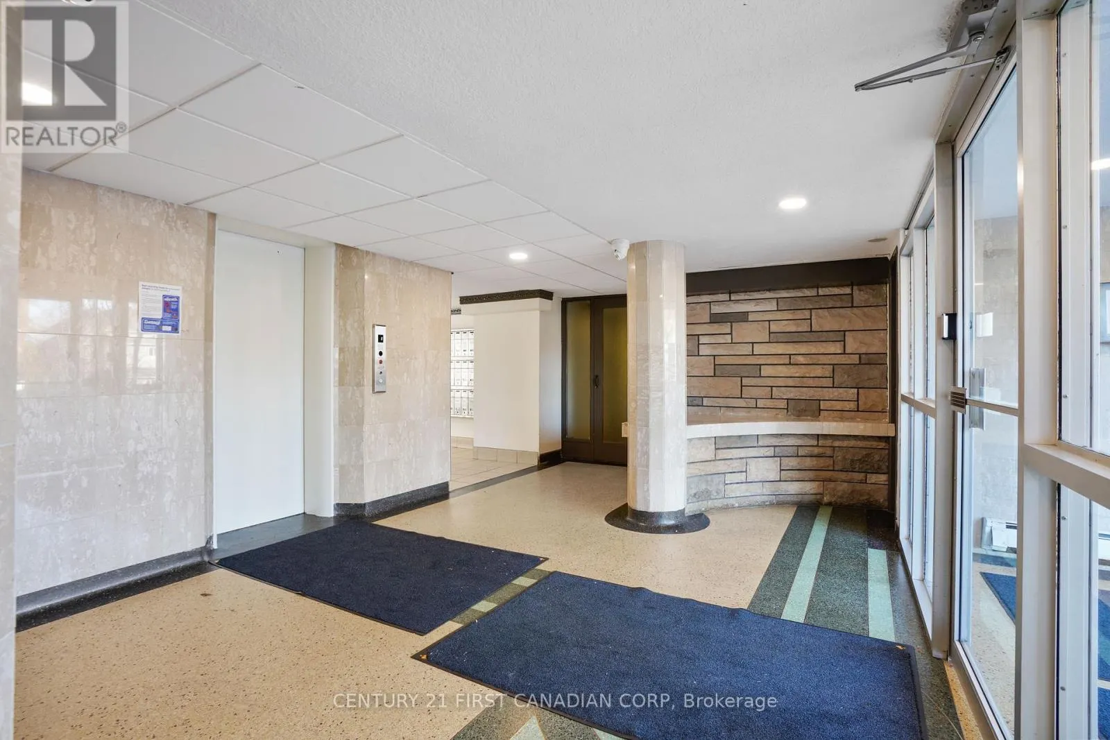 323 - 75 HIGH STREET, #323