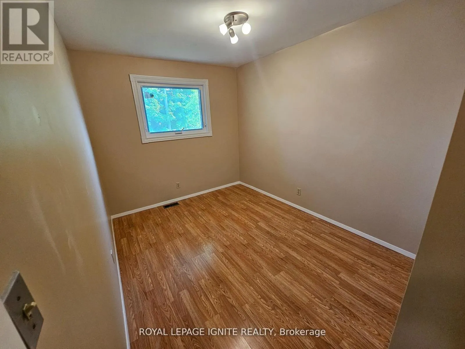 253 WOODLAND DRIVE N