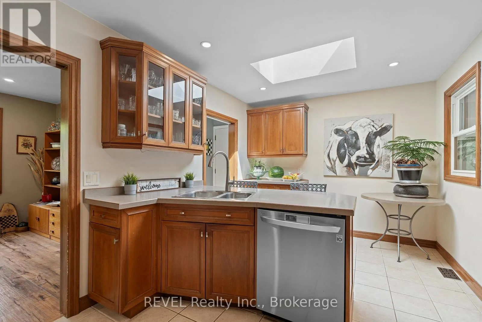 10 WOODINGTON CRESCENT