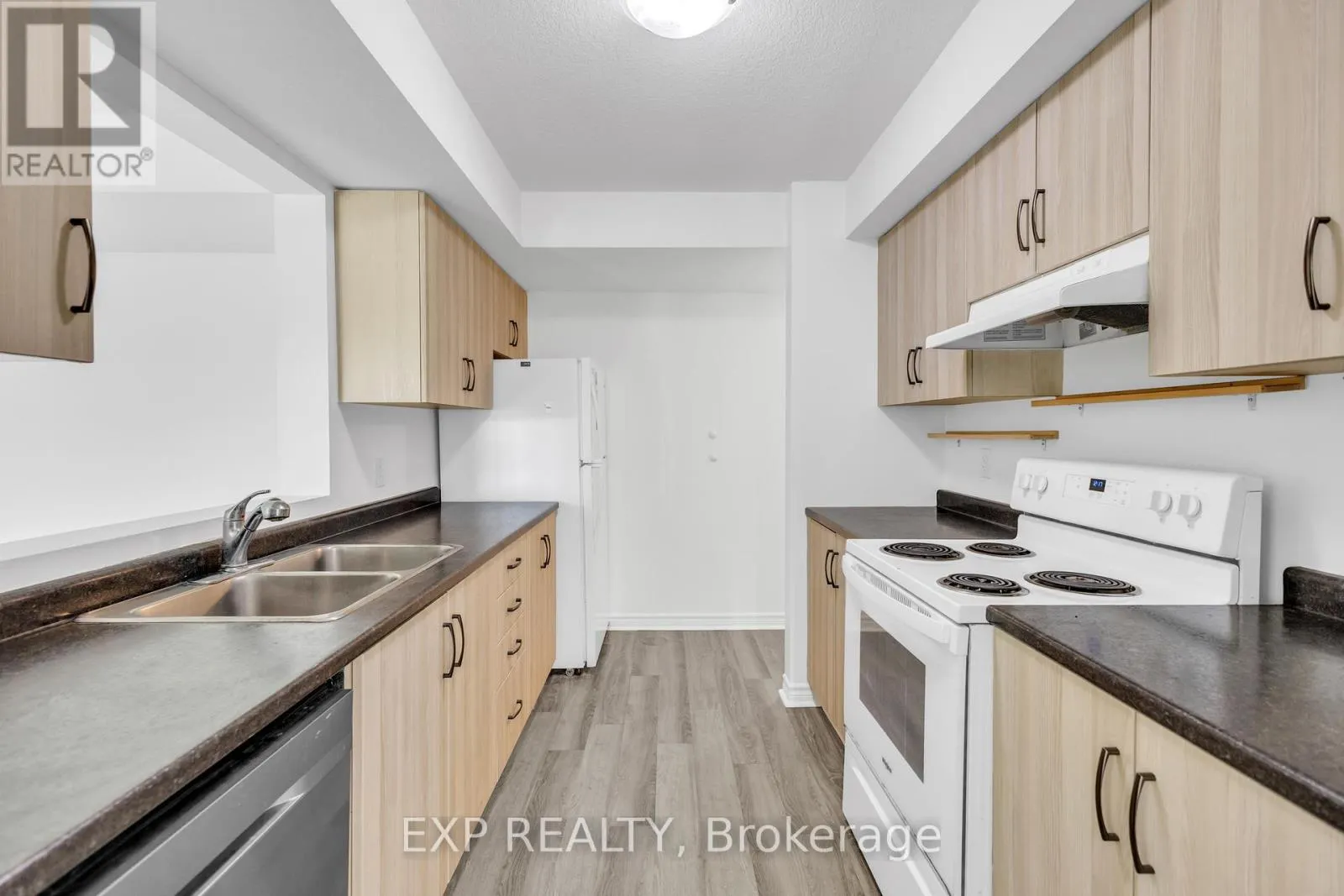 103 - 5 CITYVIEW DRIVE S