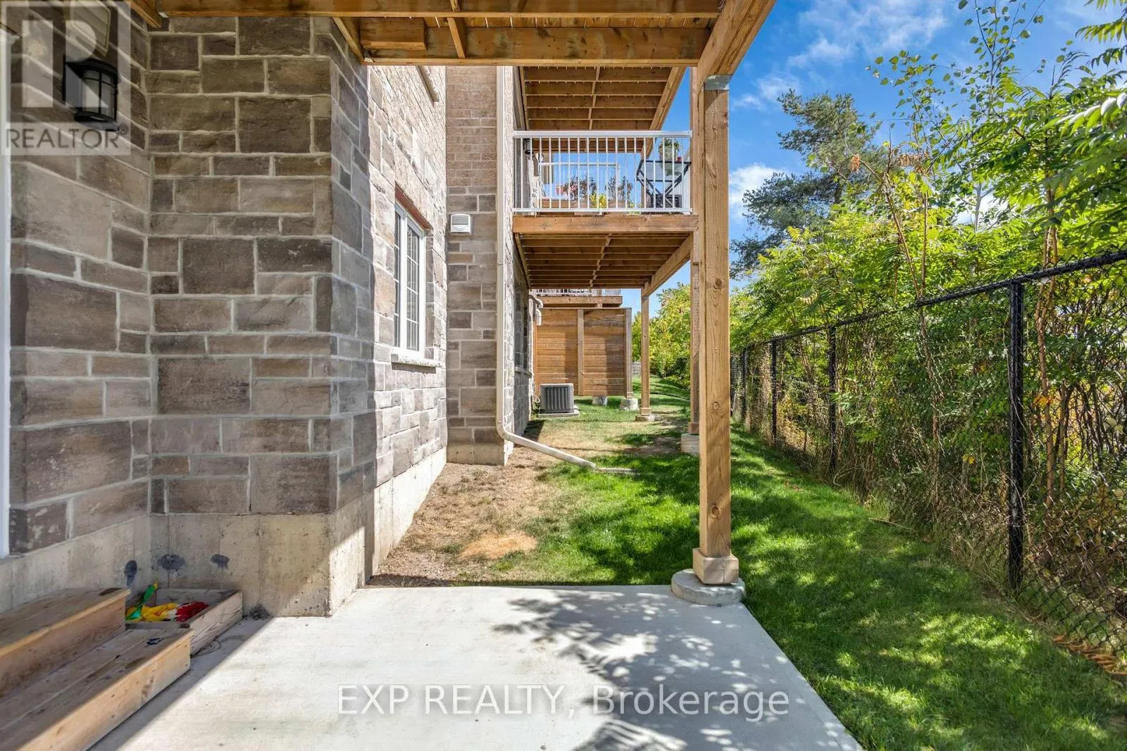 103 - 5 CITYVIEW DRIVE S