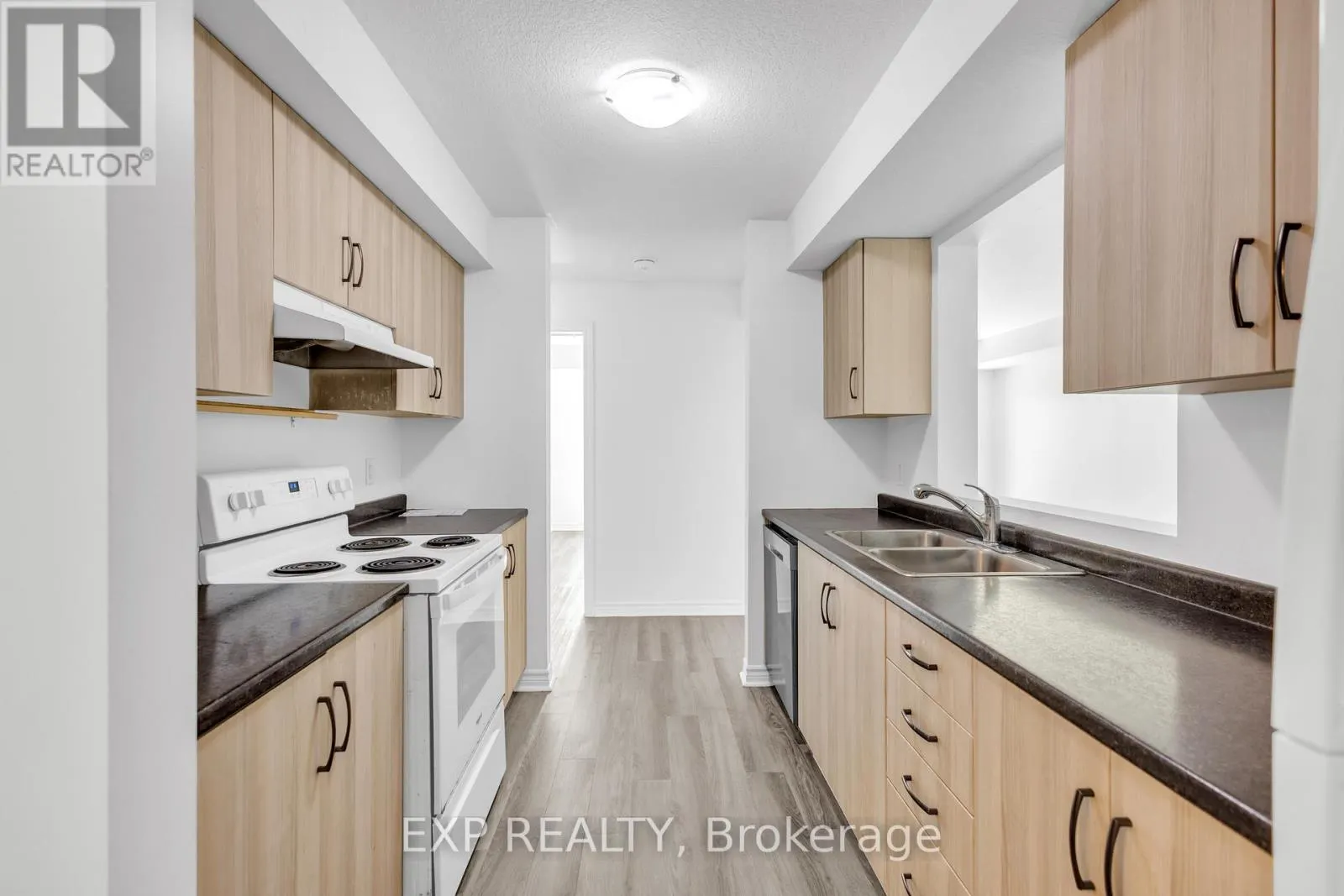 103 - 5 CITYVIEW DRIVE S
