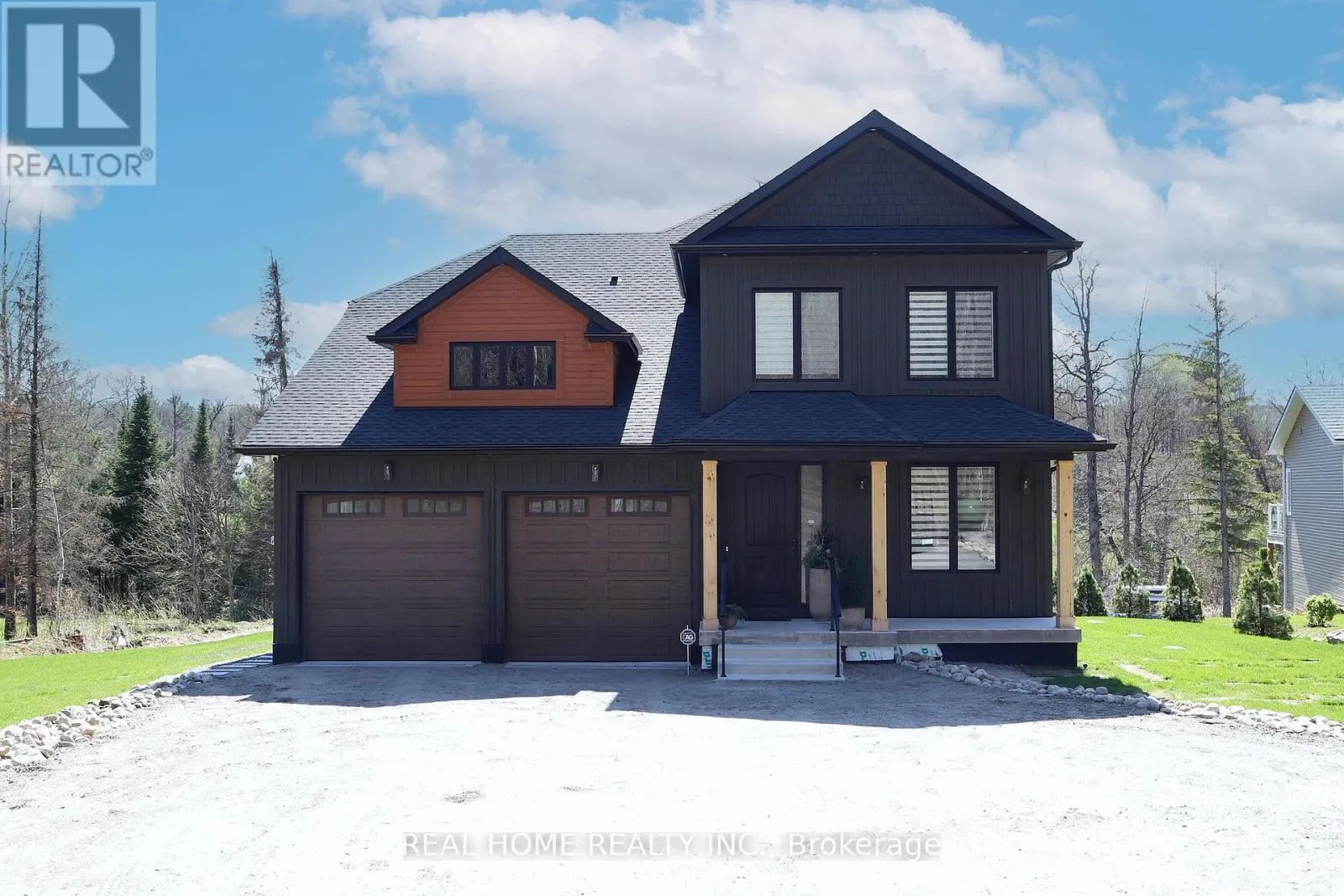 8 KNOWLES CRESCENT