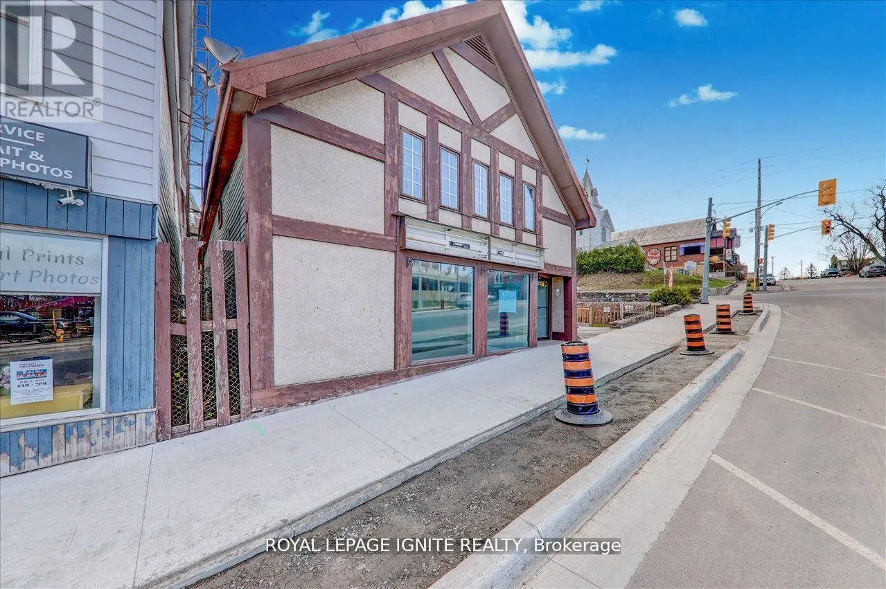A - 3 HASTINGS STREET N