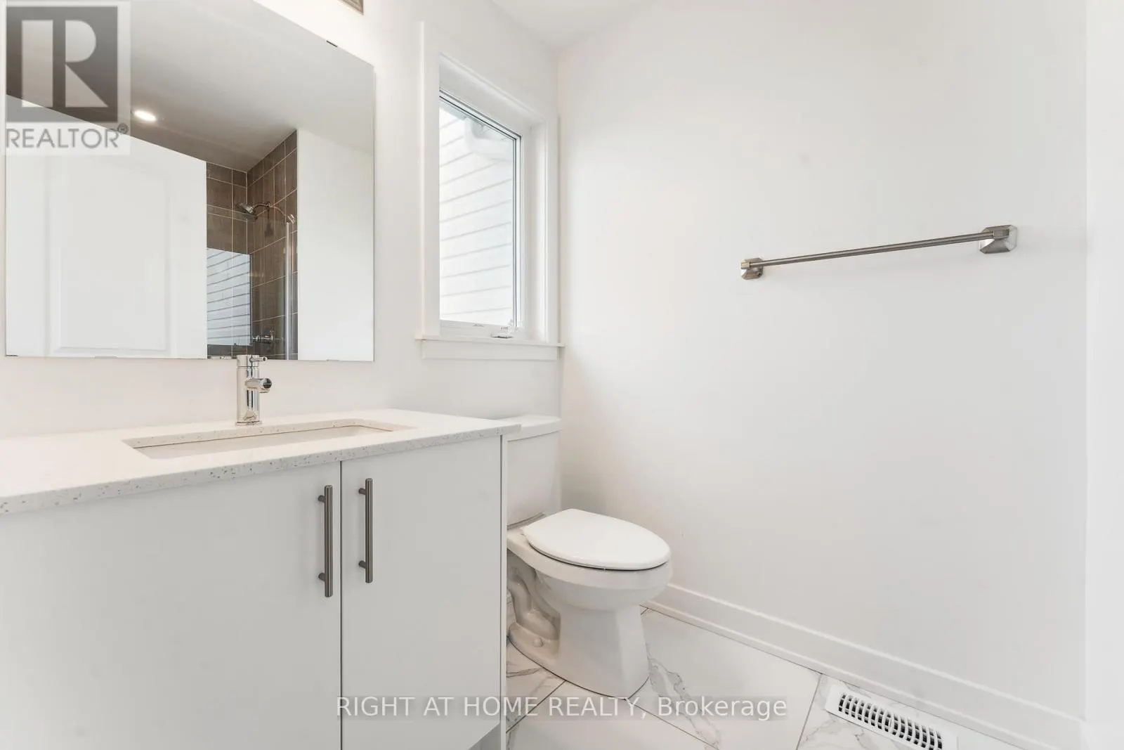 261 FINSBURY AVENUE