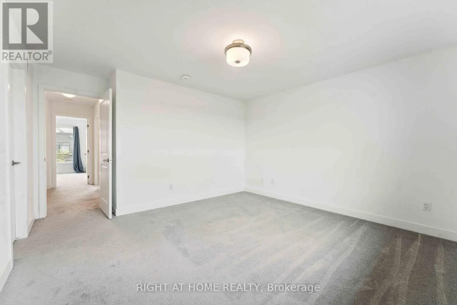 261 FINSBURY AVENUE