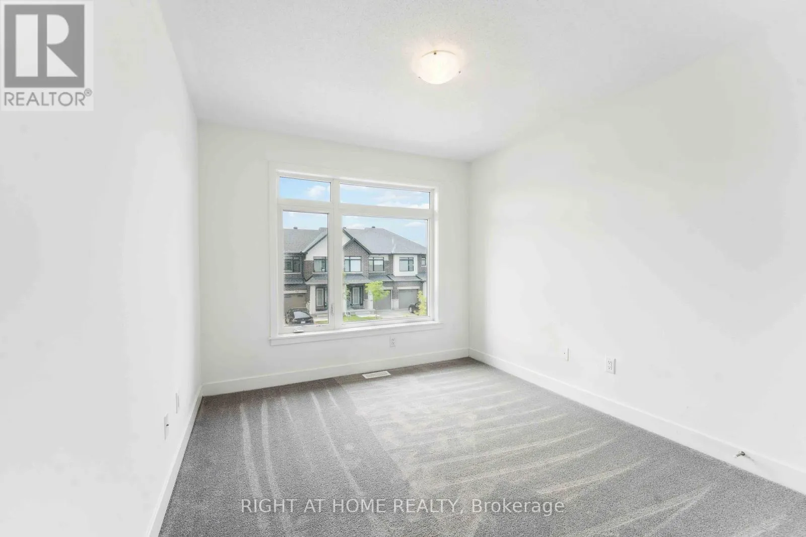 261 FINSBURY AVENUE