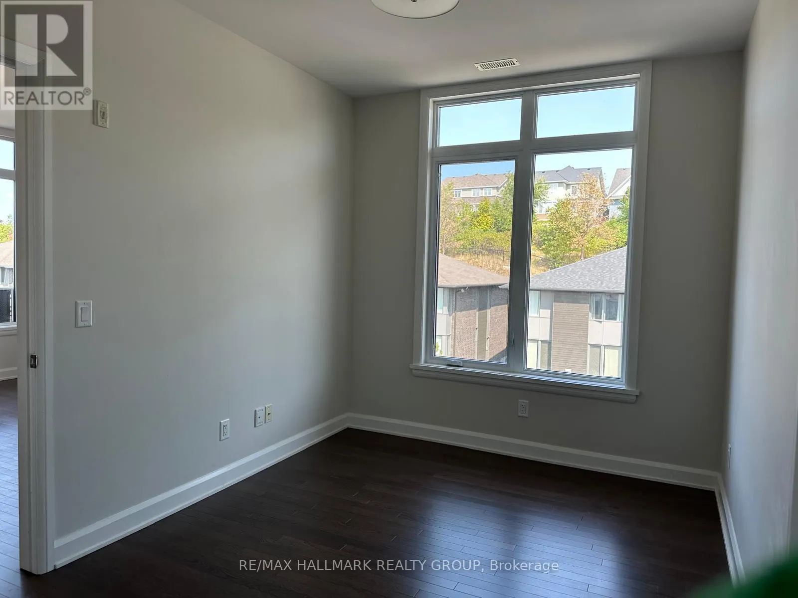304 - 180 BOUNDSTONE WAY