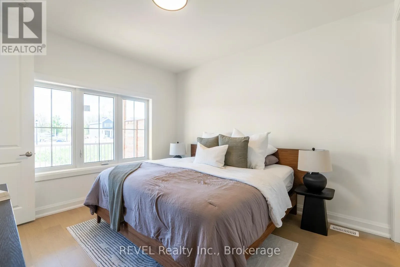 70E SENECA DRIVE
