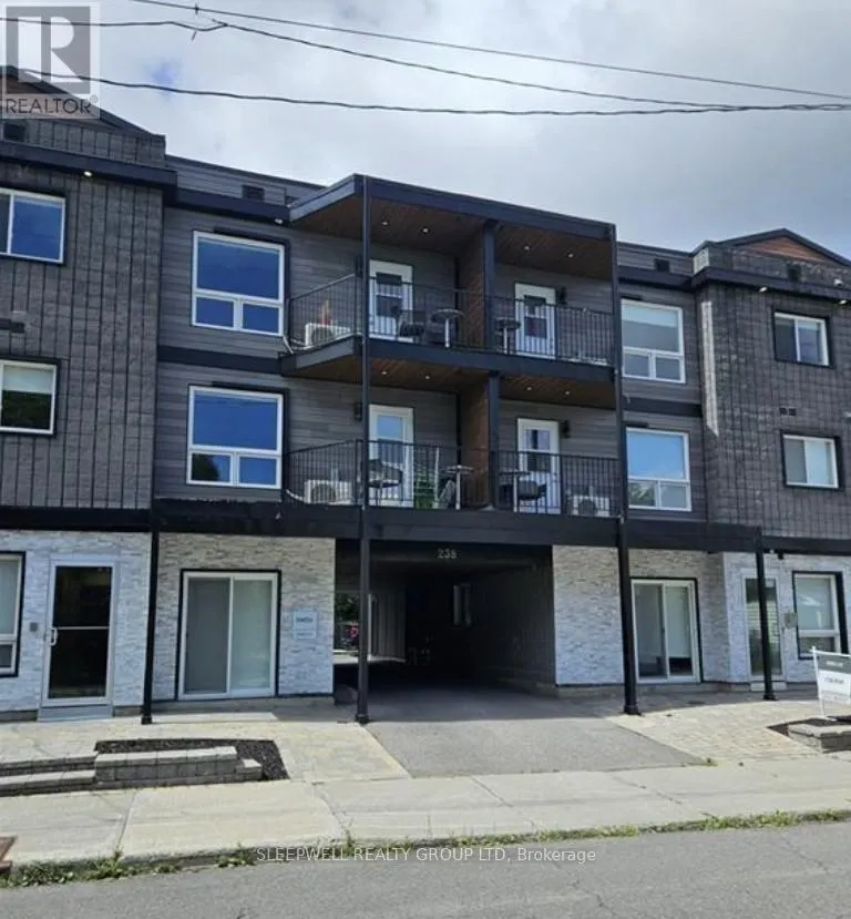 238 CARRUTHERS AVENUE