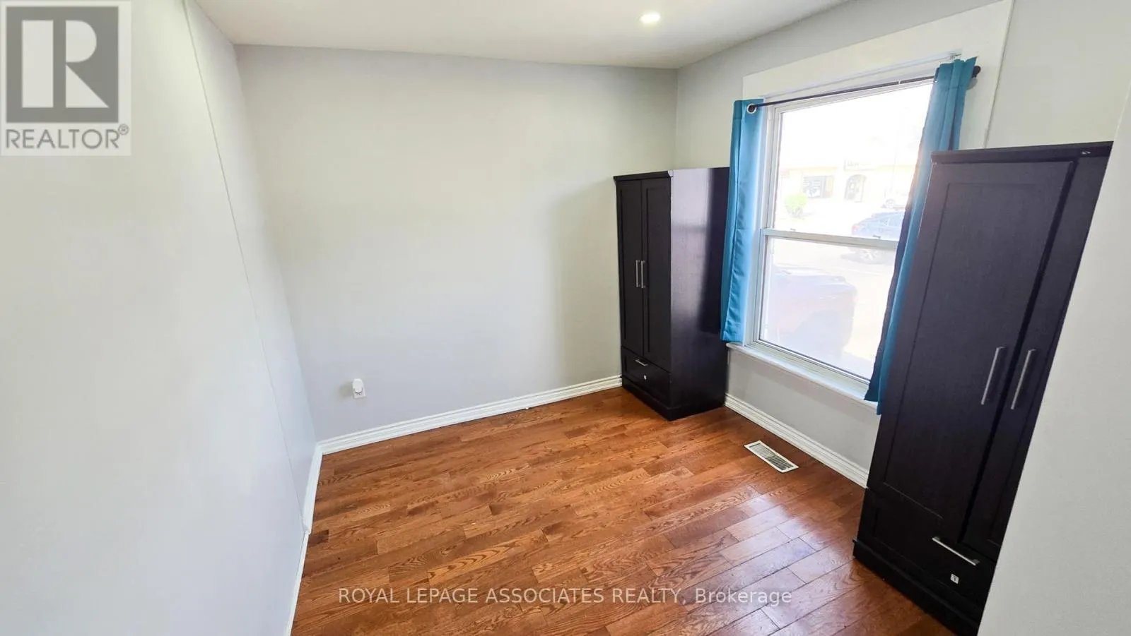 455 MAIN STREET W