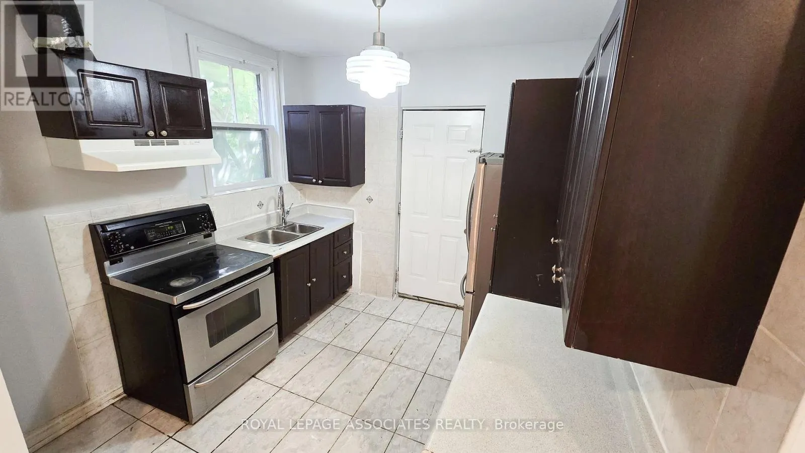 455 MAIN STREET W
