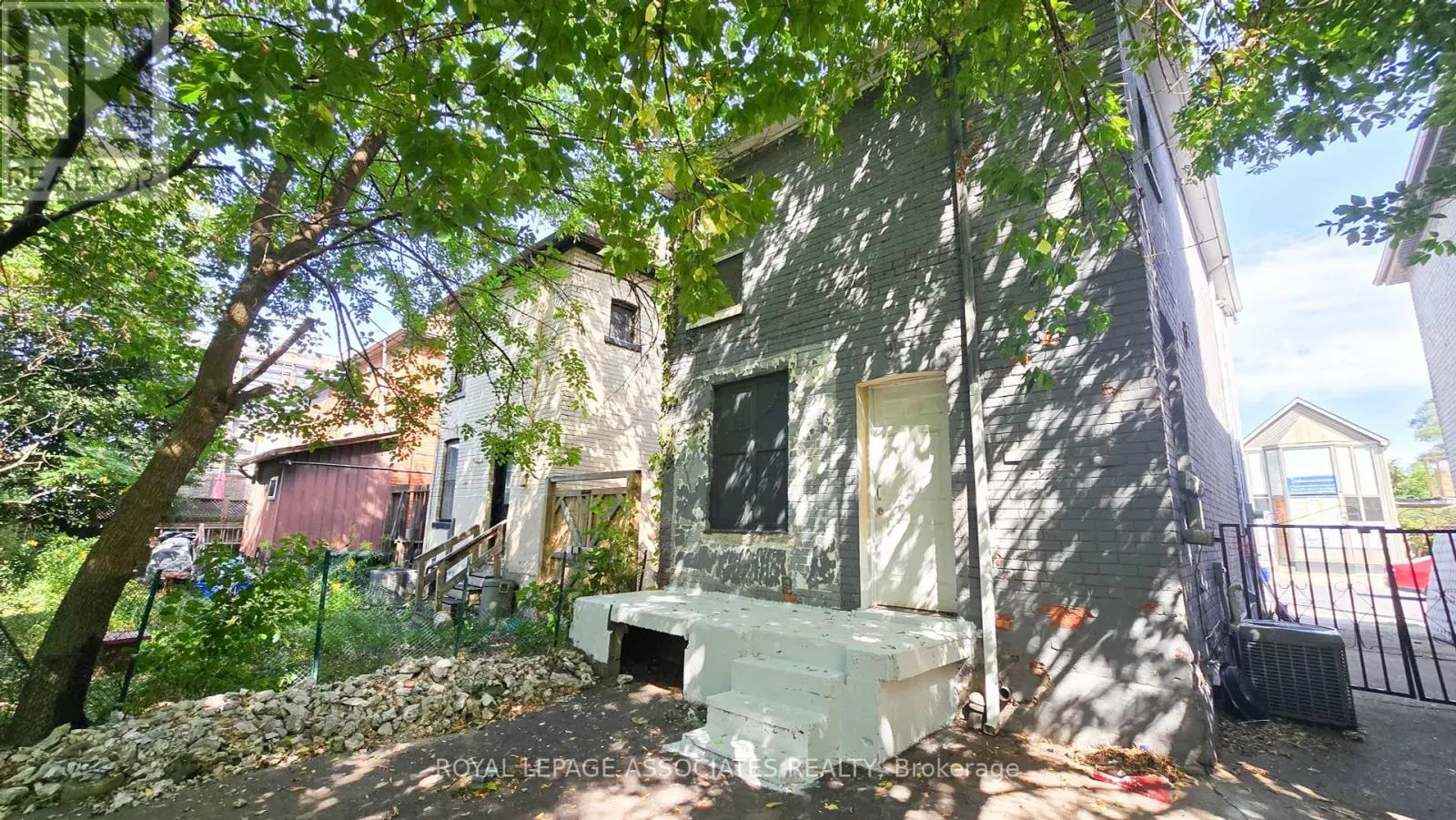 455 MAIN STREET W