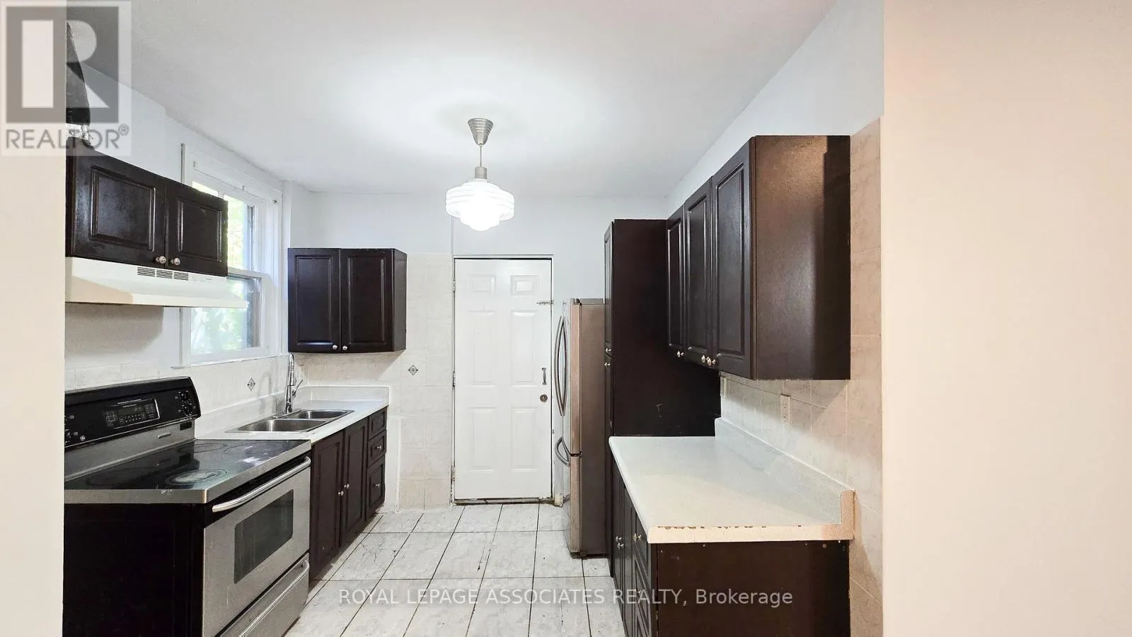 455 MAIN STREET W