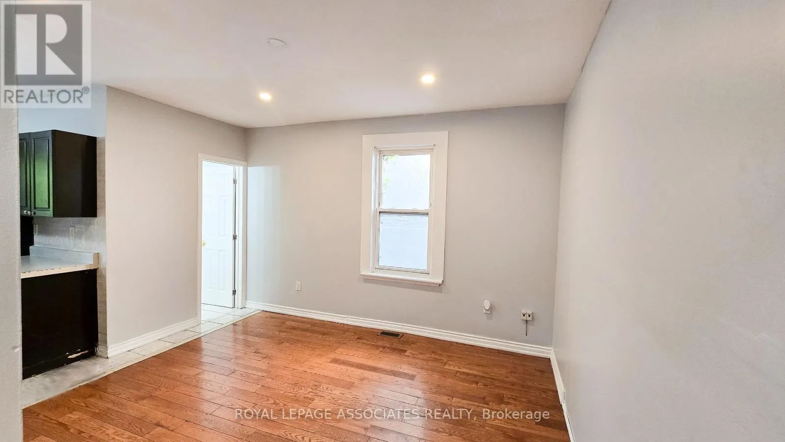455 MAIN STREET W