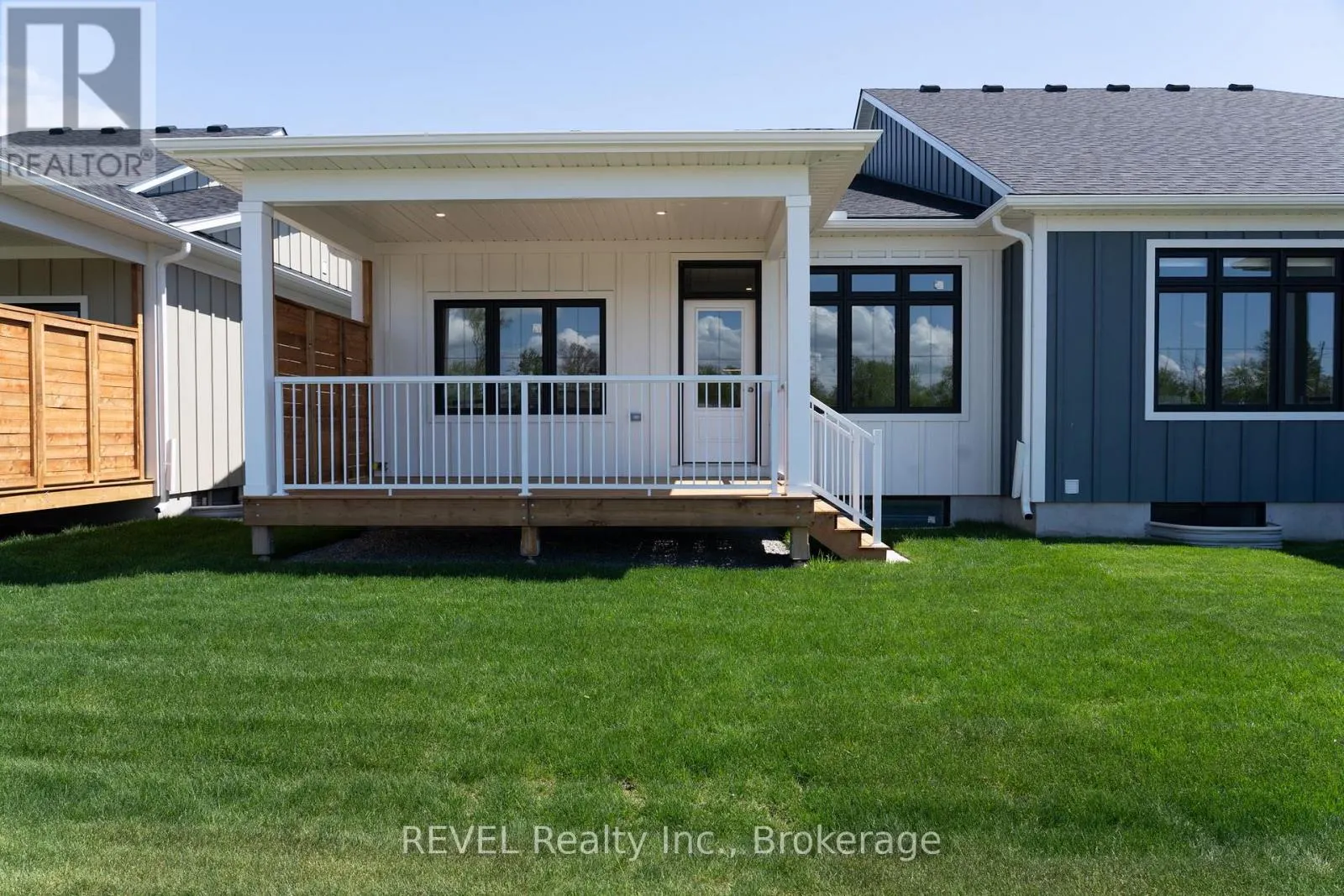 70B SENECA DRIVE