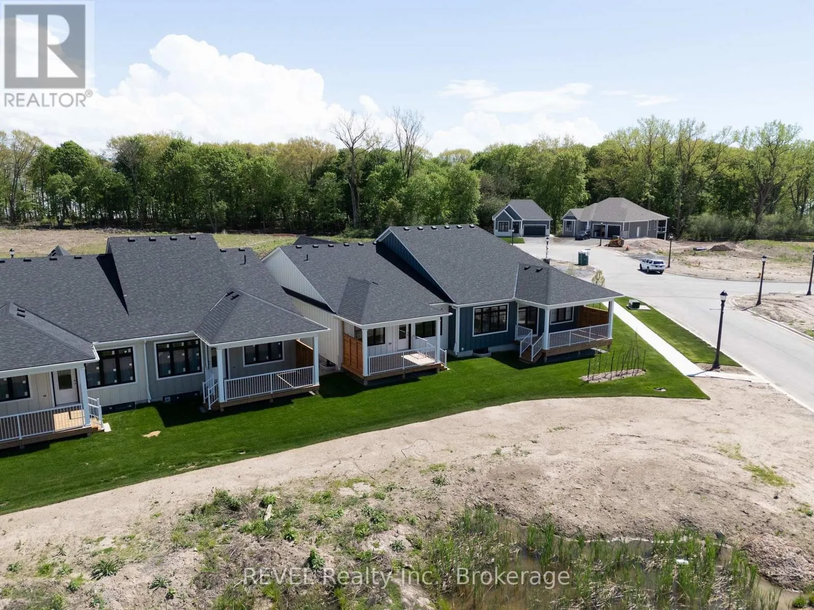 70B SENECA DRIVE