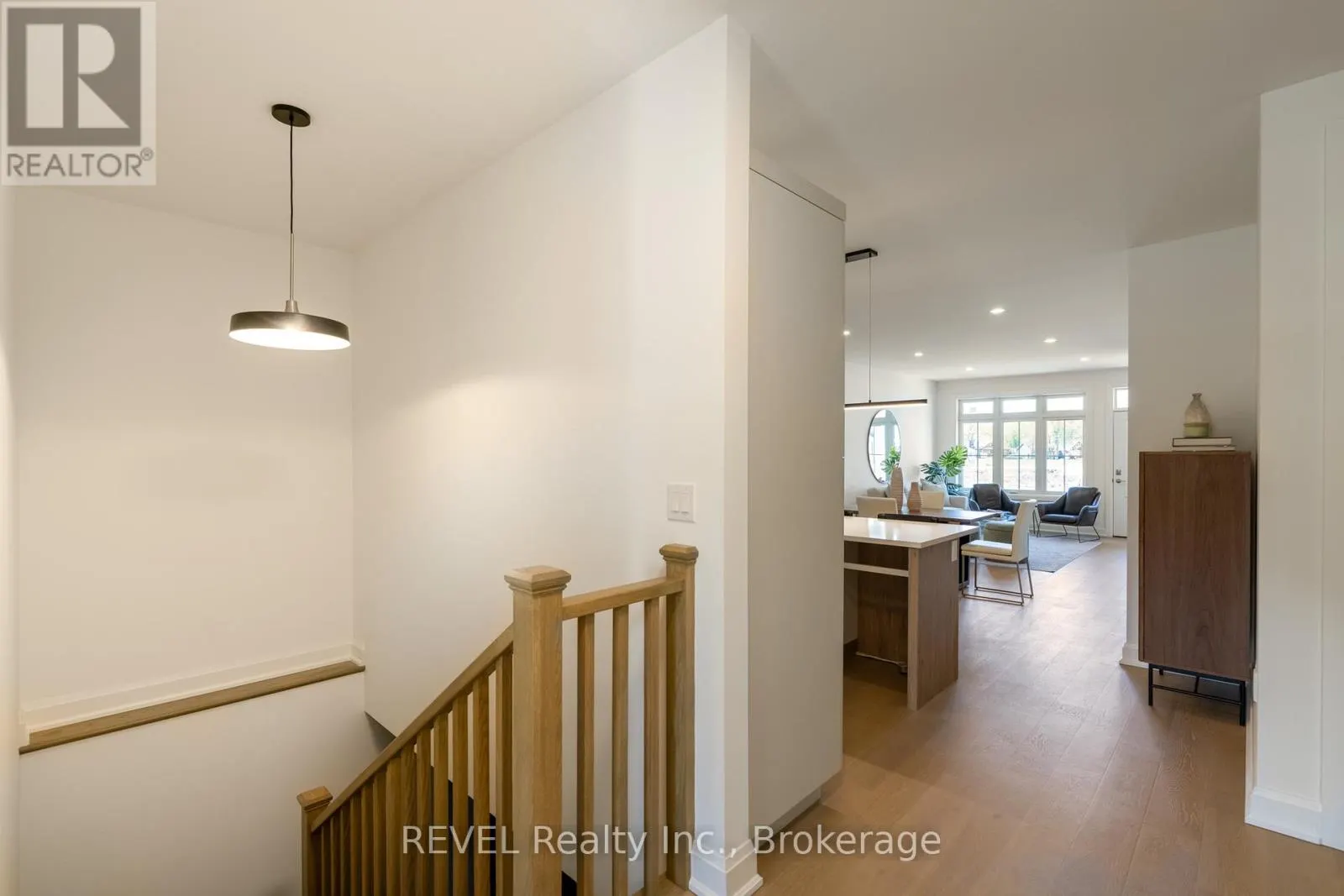 70B SENECA DRIVE