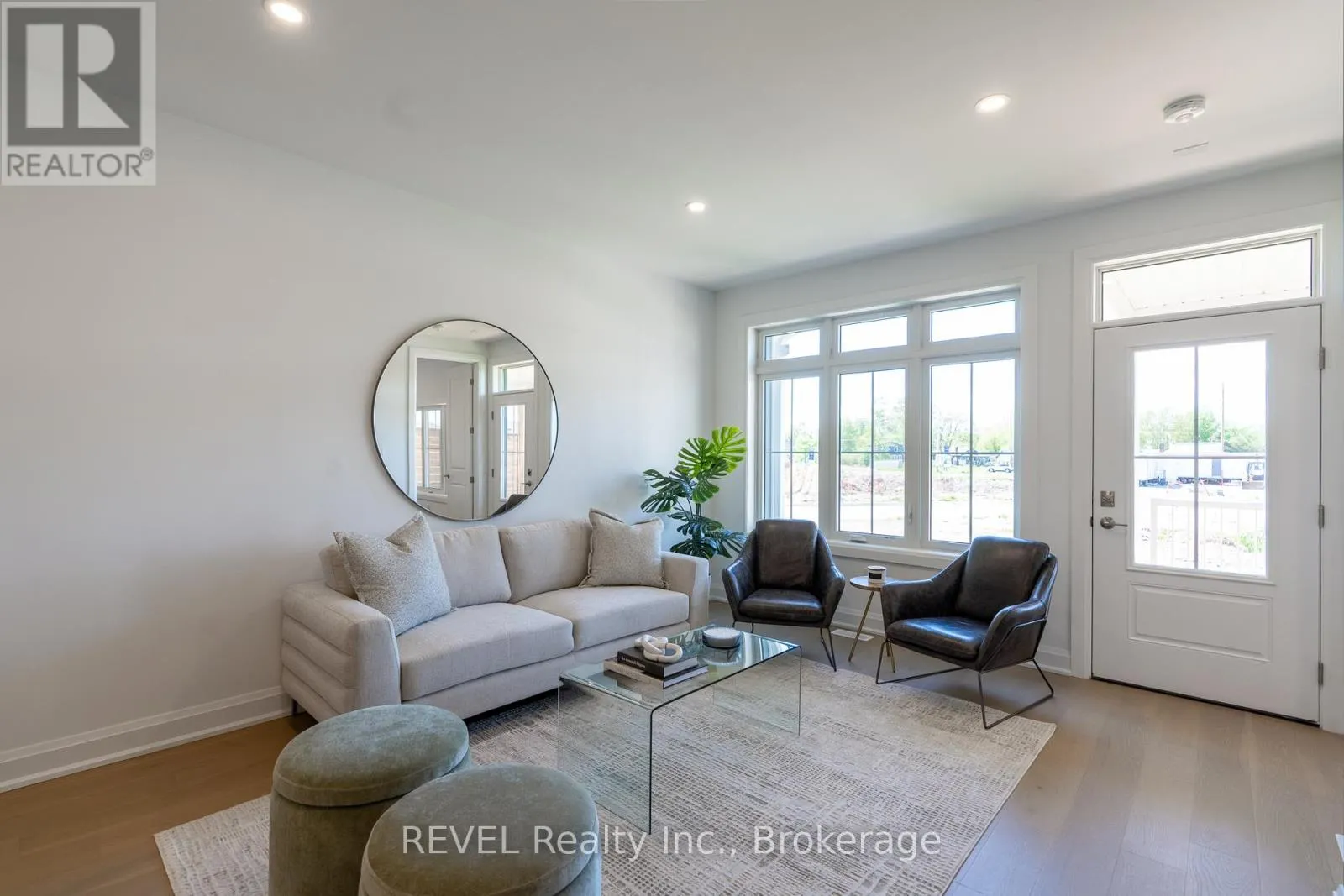 70B SENECA DRIVE
