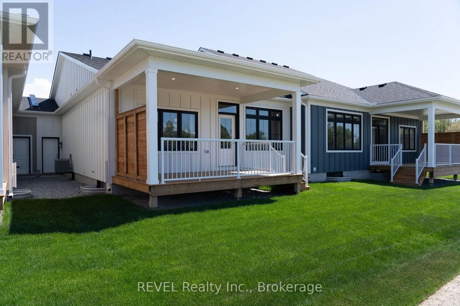 70B SENECA DRIVE