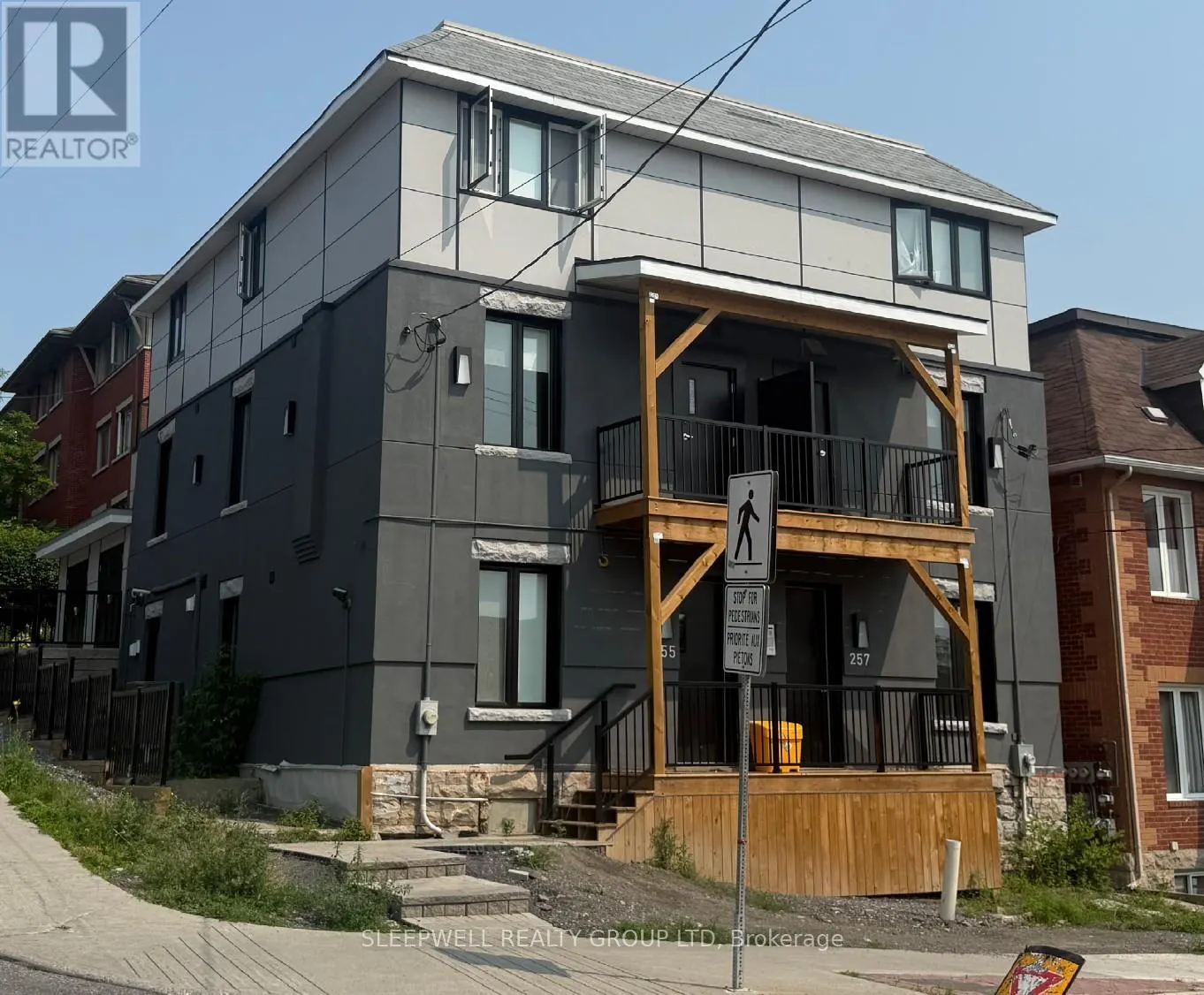 255 SOMERSET STREET E