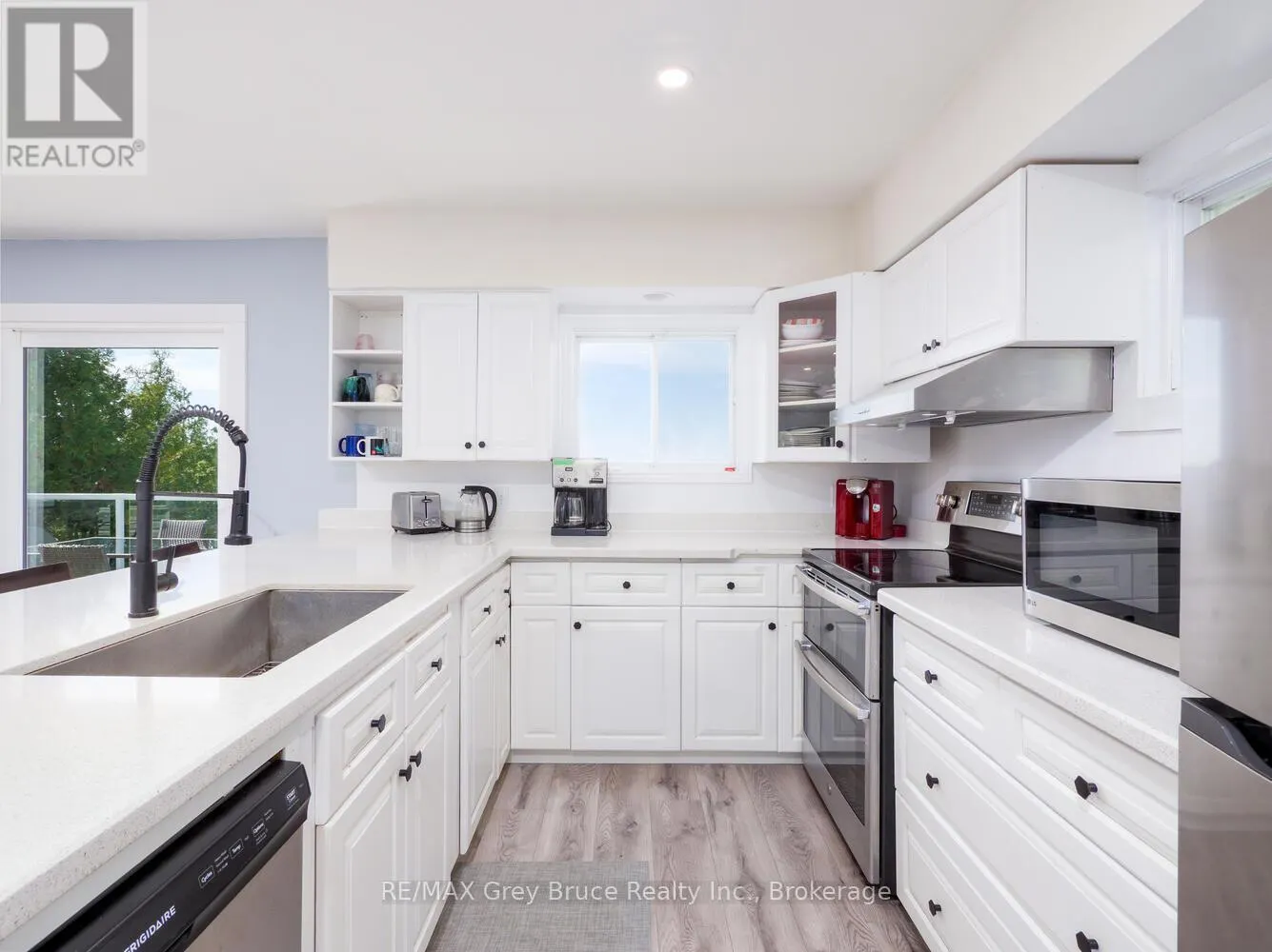 952 DORCAS BAY ROAD