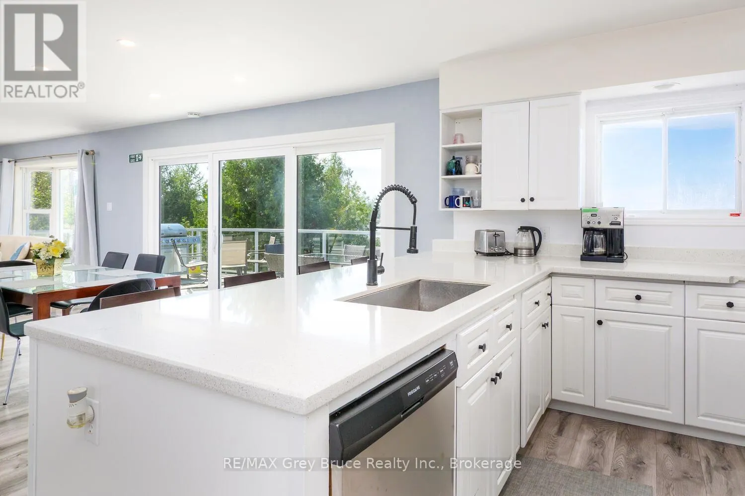 952 DORCAS BAY ROAD