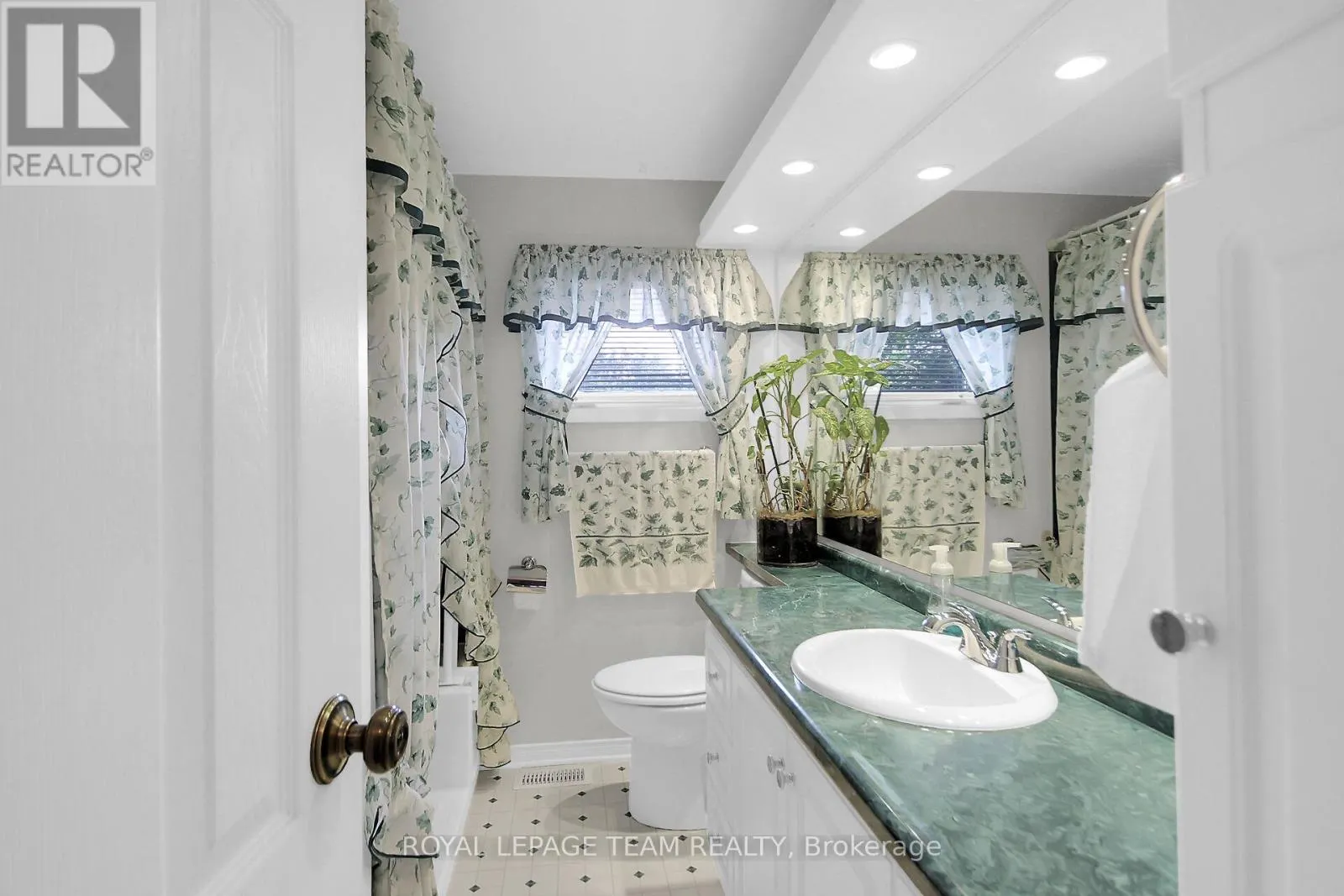 962 DYNES ROAD