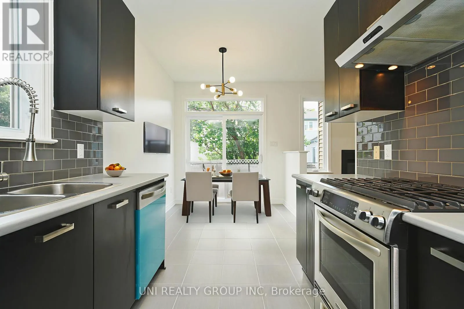 180 HIGHBURY PARK DRIVE