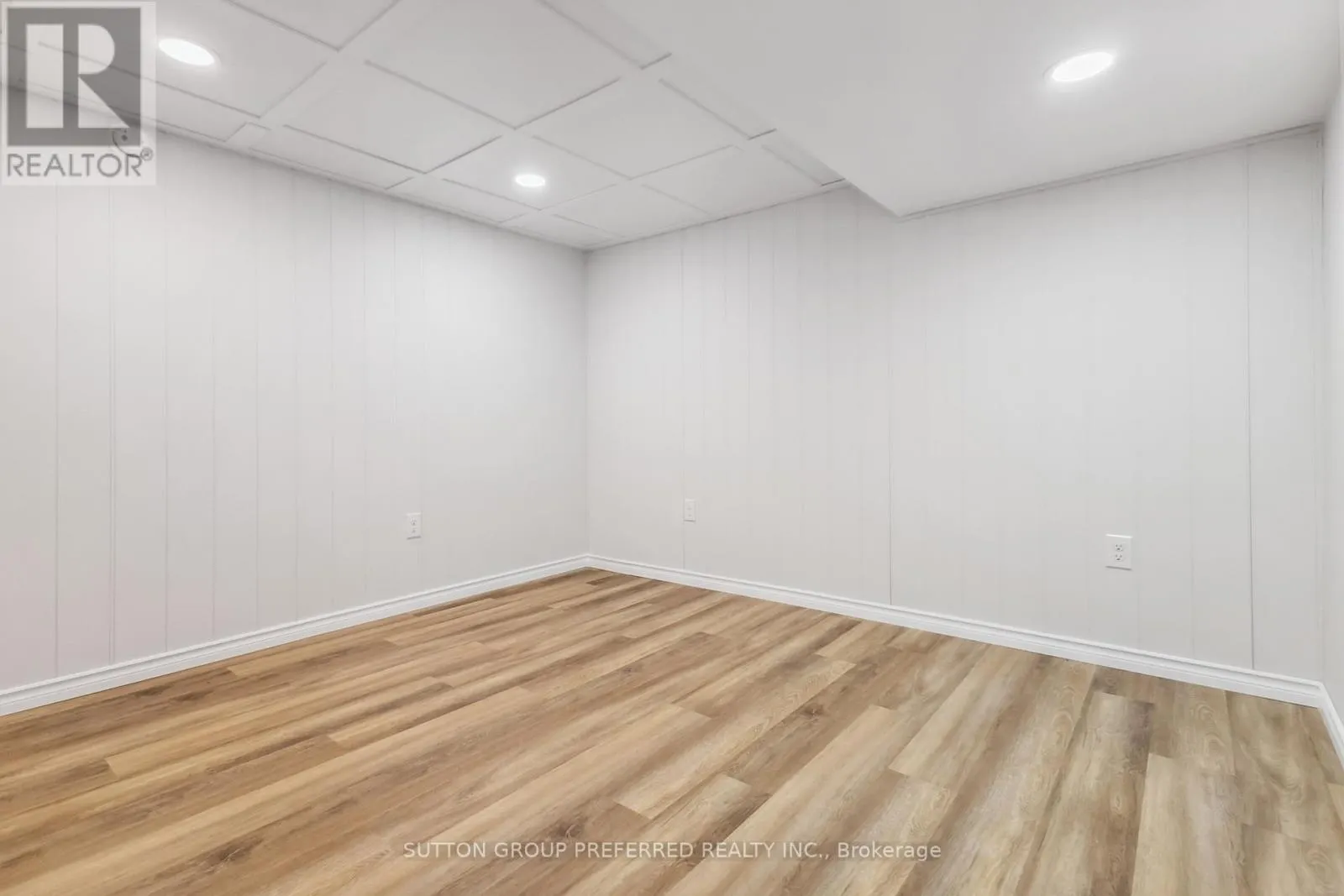 52 STUYVESANT PLACE