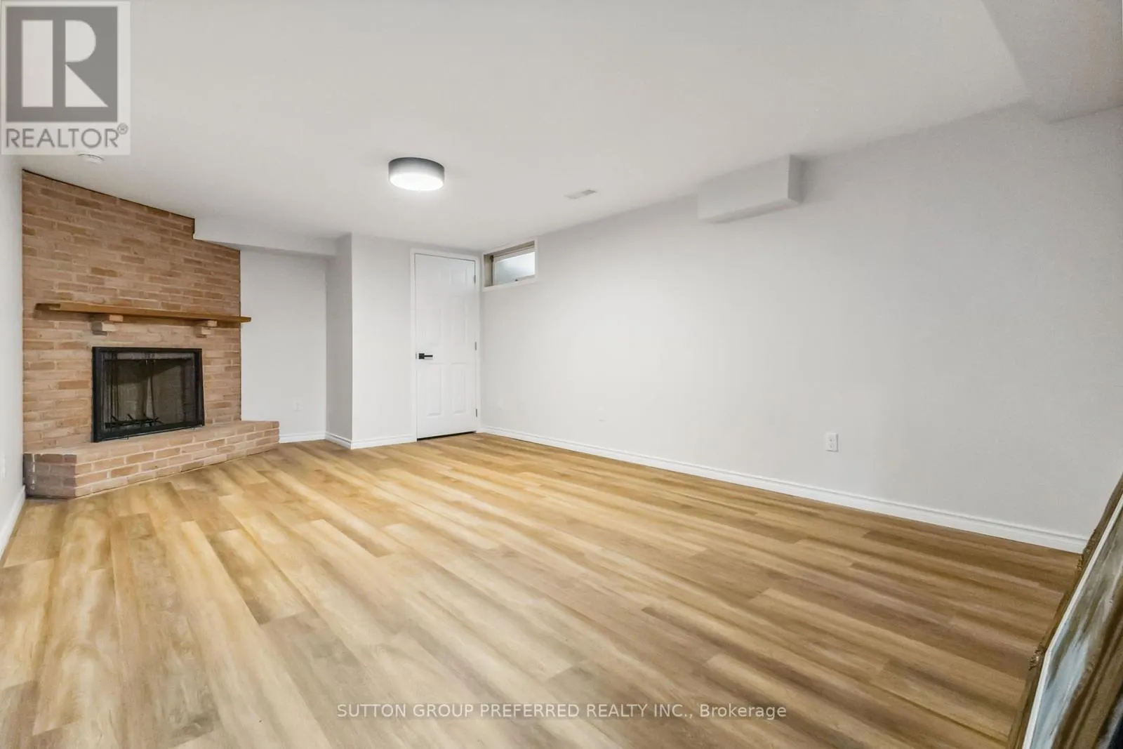 52 STUYVESANT PLACE