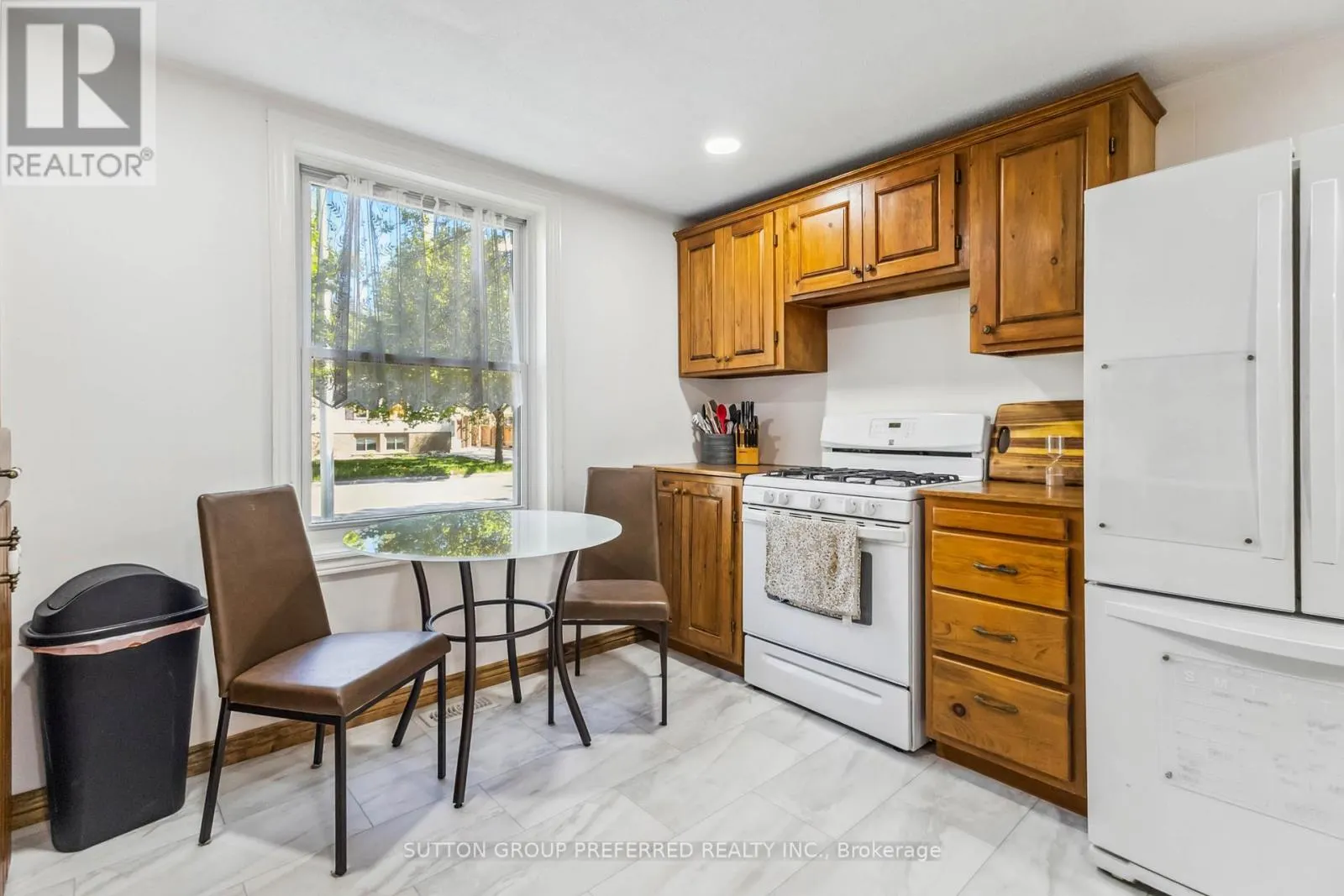 52 STUYVESANT PLACE