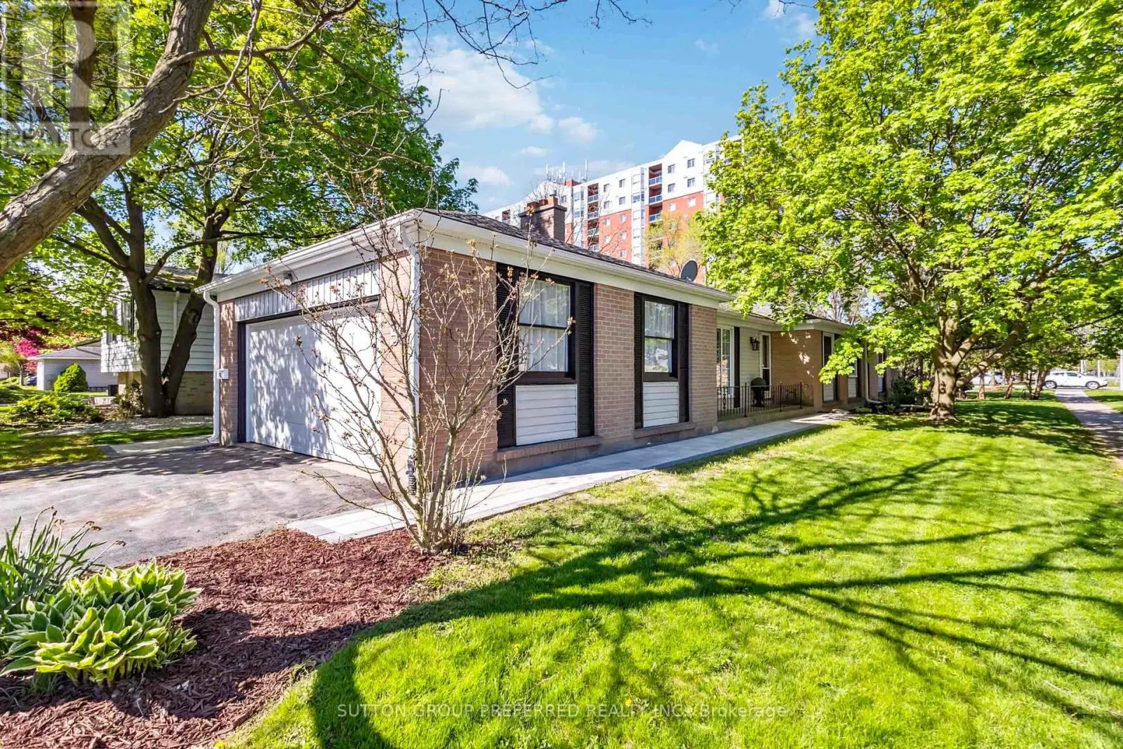 52 STUYVESANT PLACE