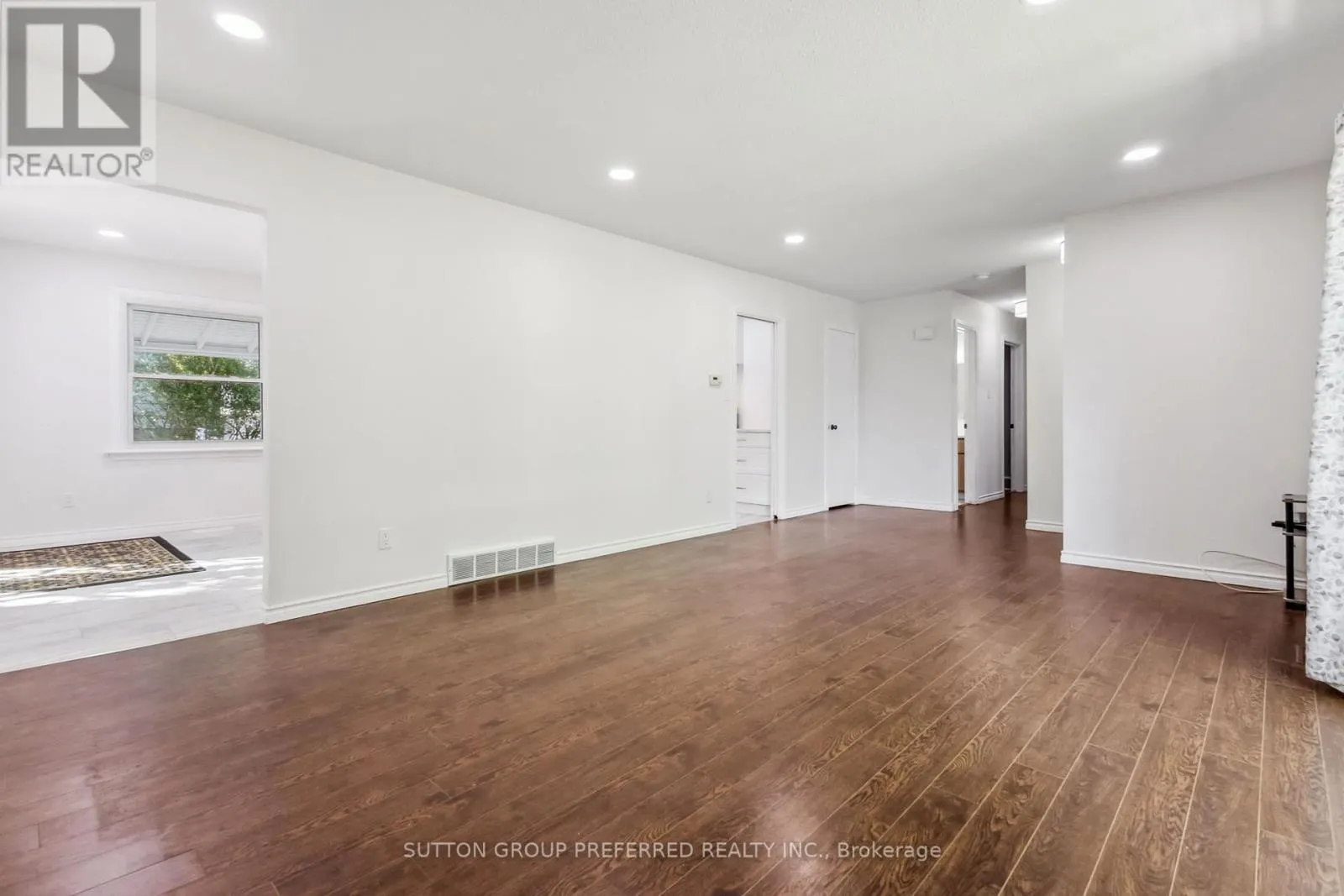52 STUYVESANT PLACE
