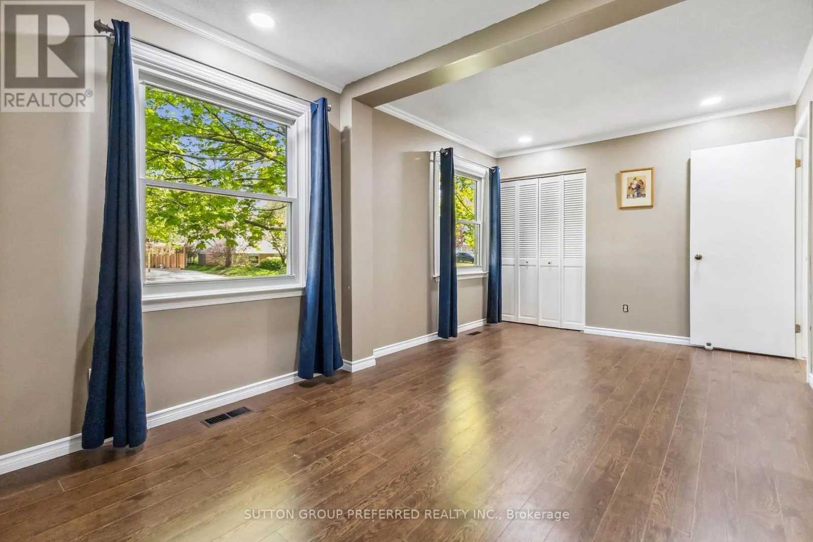 52 STUYVESANT PLACE