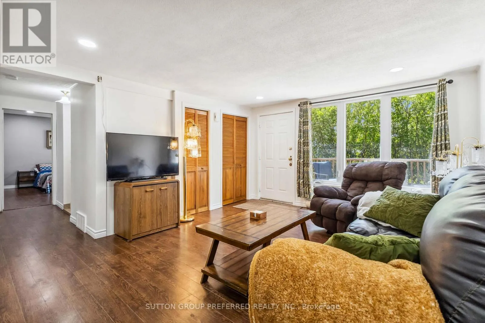 52 STUYVESANT PLACE