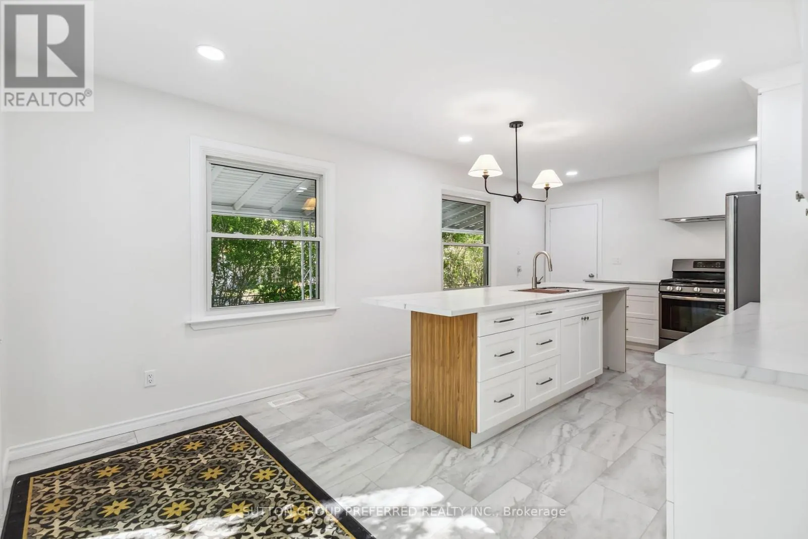 52 STUYVESANT PLACE