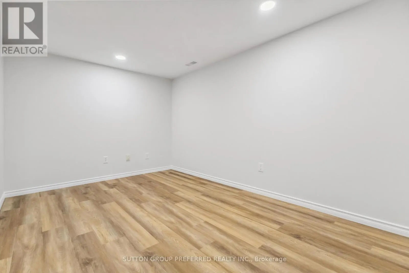 52 STUYVESANT PLACE
